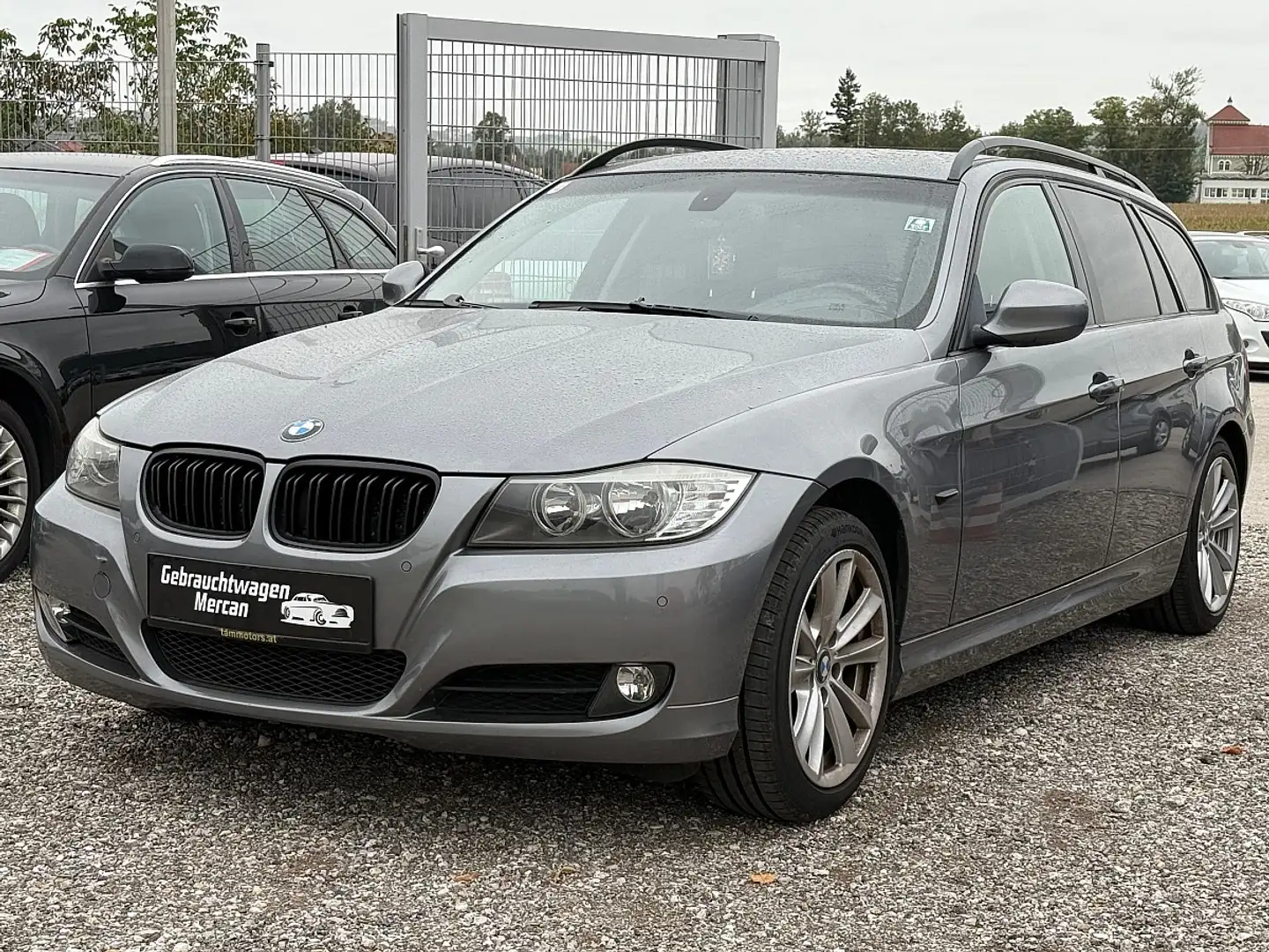 BMW 318 i Touring Grau - 1