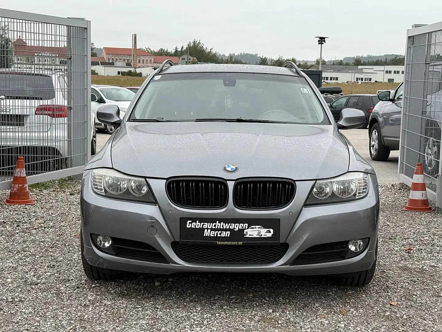 BMW 318 i Touring Gris - 2