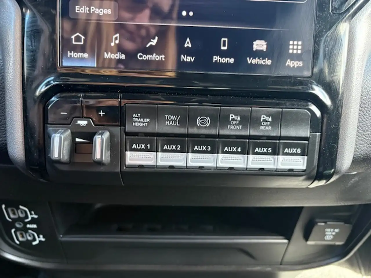 RAM 3500 снимка RAM 3500