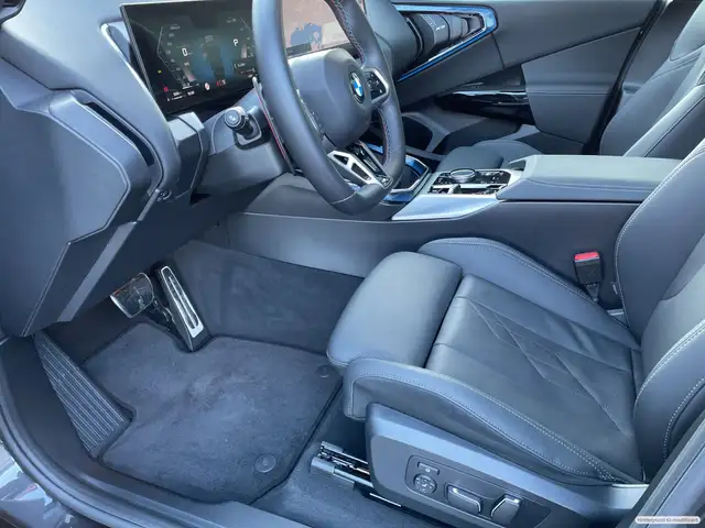BMW X3 M view 10