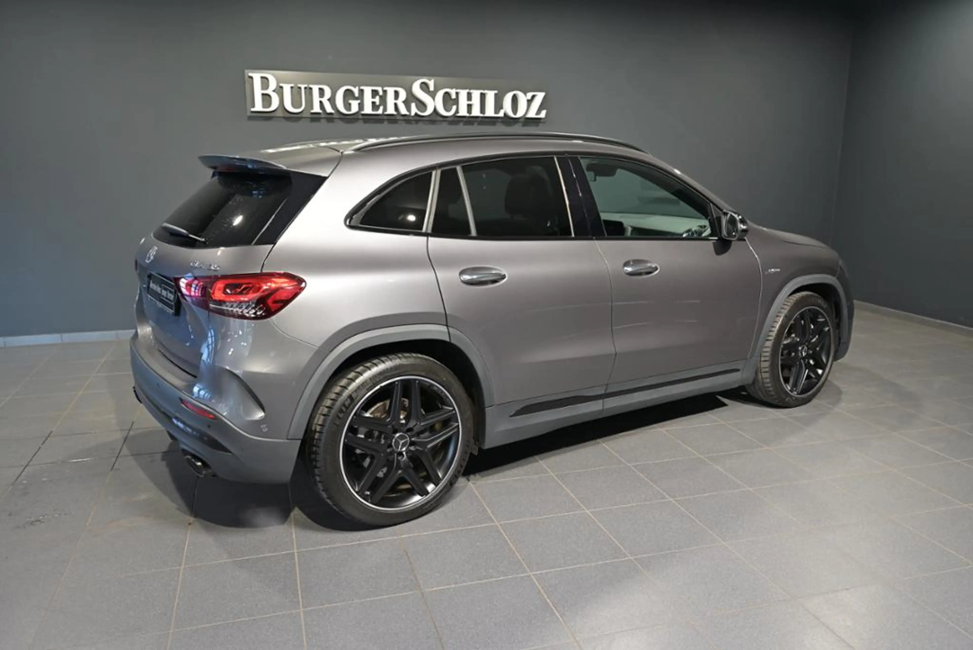 Mercedes-Benz A 35 AMG GL 4M PANO/AHK/MULTIB./KEYL./RFK — photo 2