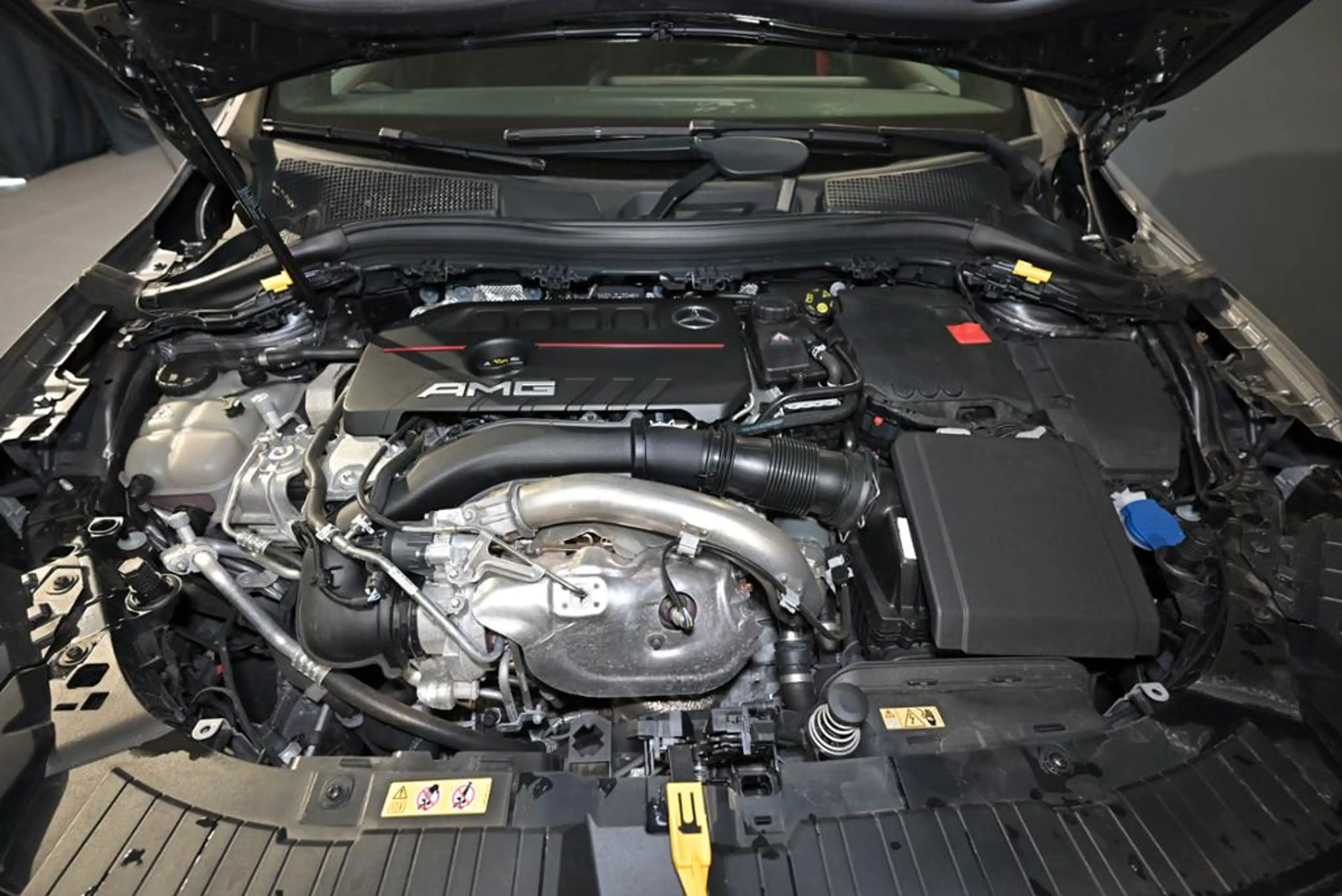 Mercedes-Benz A 35 AMG GL 4M PANO/AHK/MULTIB./KEYL./RFK — photo 13