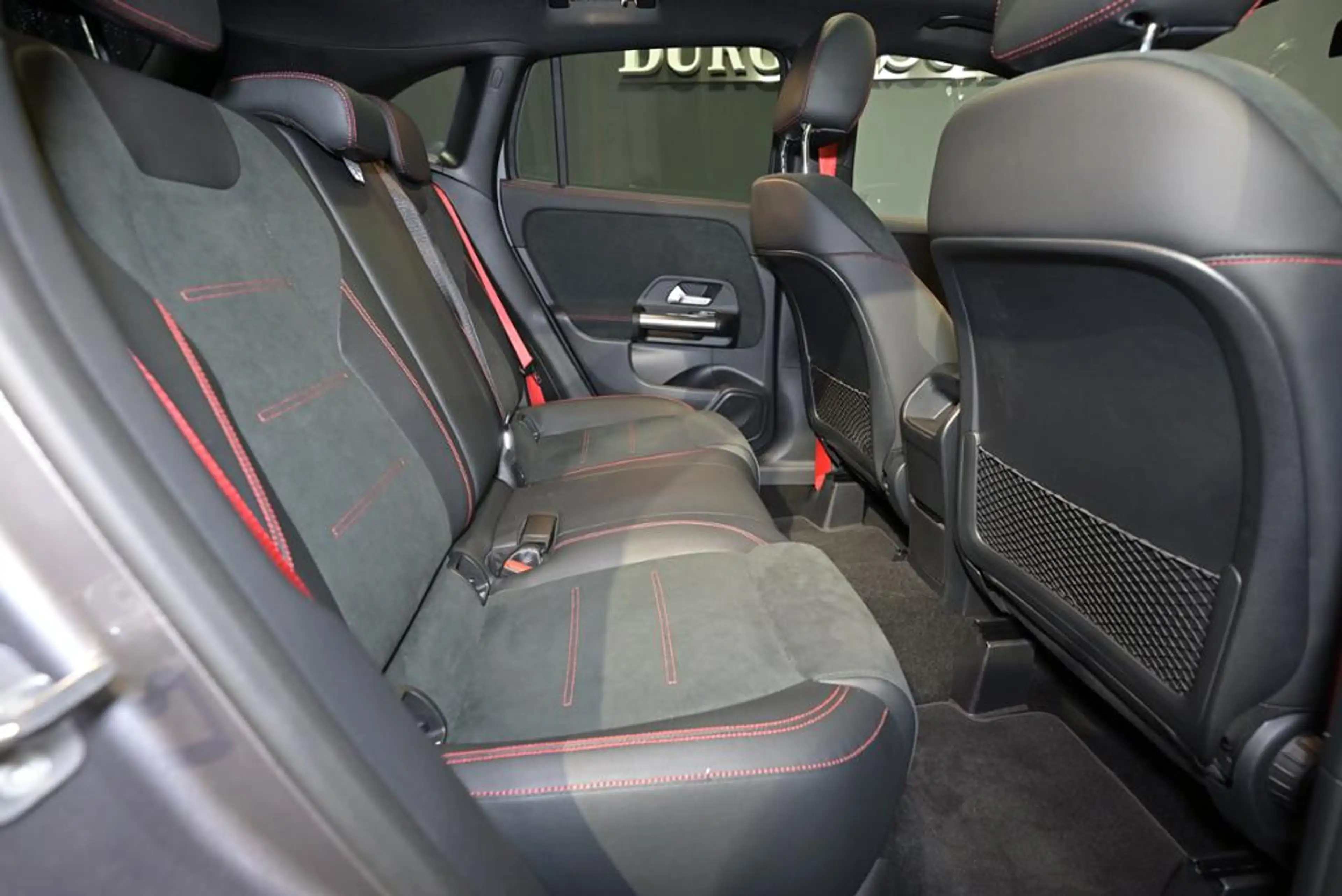 Mercedes-Benz A 35 AMG GL 4M PANO/AHK/MULTIB./KEYL./RFK — photo 7