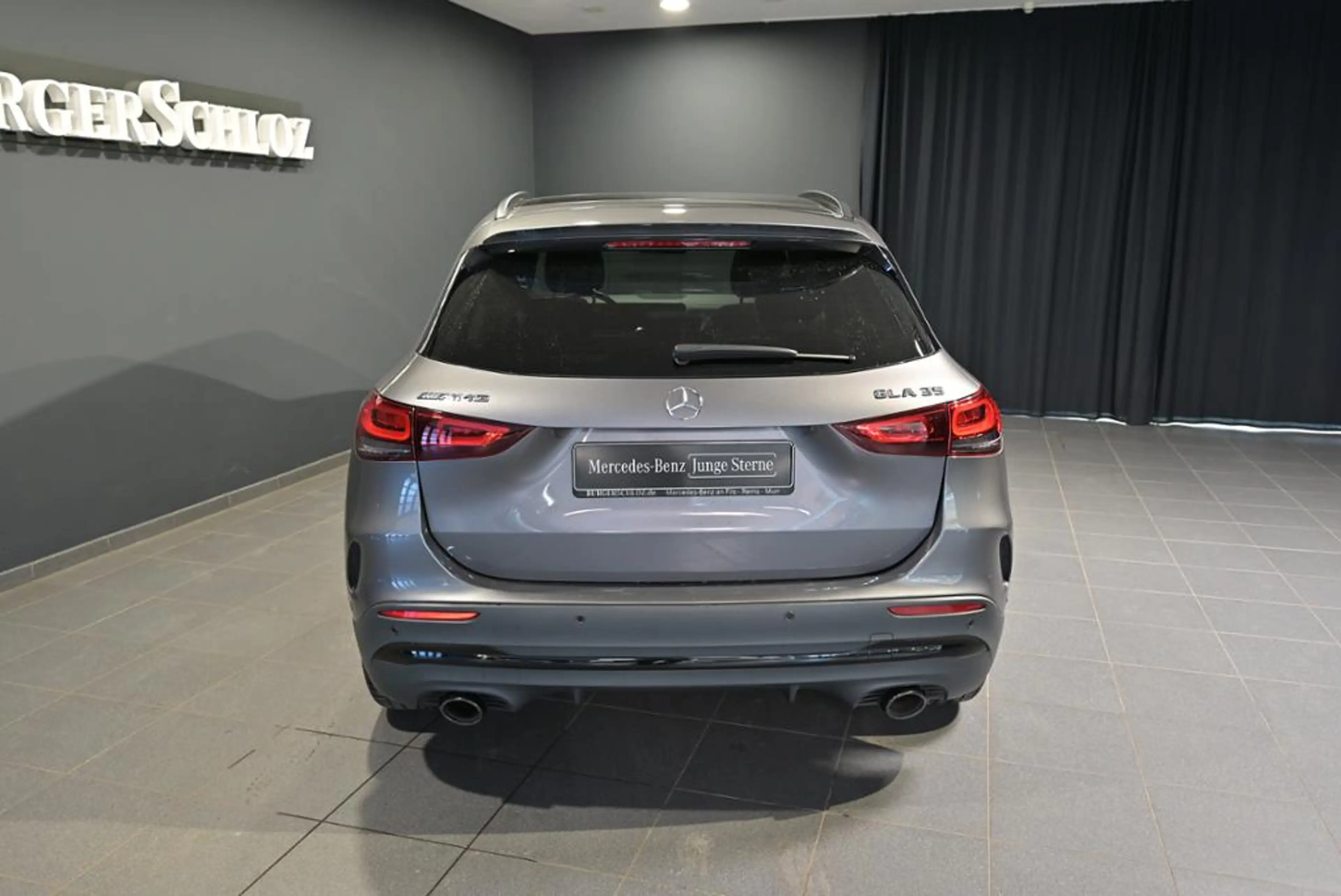 Mercedes-Benz A 35 AMG GL 4M PANO/AHK/MULTIB./KEYL./RFK — photo 12
