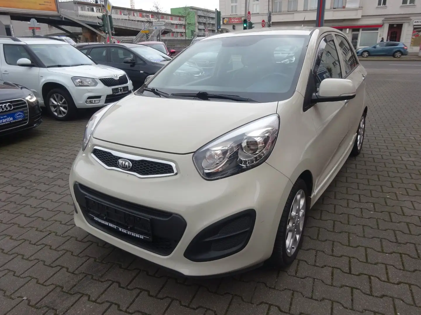 Kia Picanto 1.2  Automatik Grau - 1