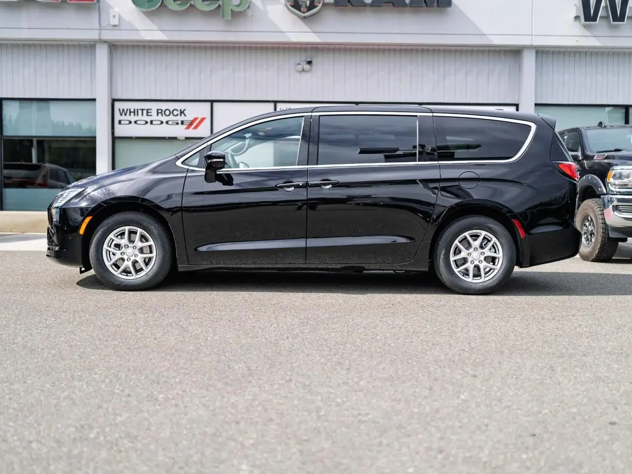 Chrysler Pacifica photo Chrysler Pacifica