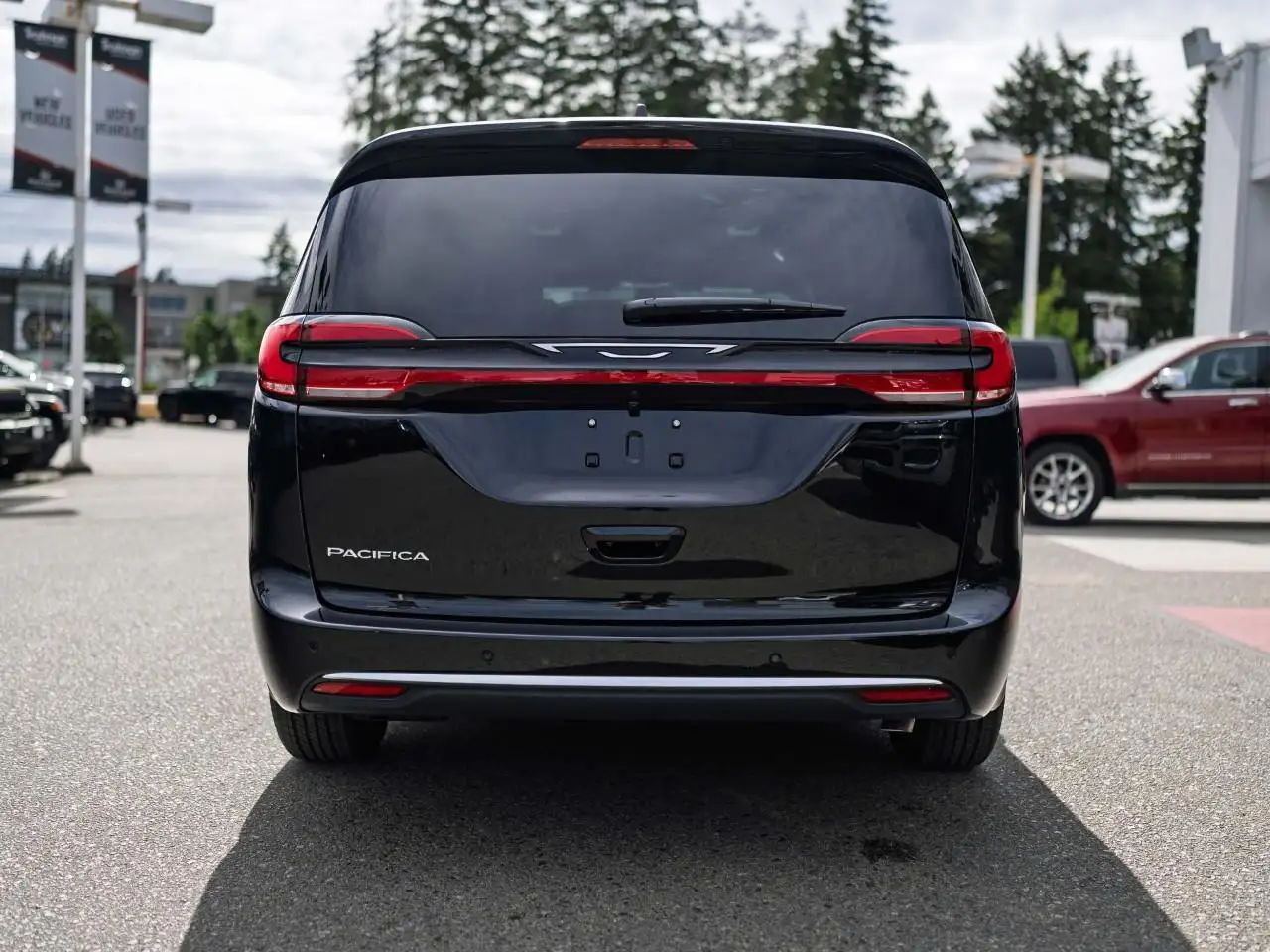 Chrysler Pacifica photo Chrysler Pacifica