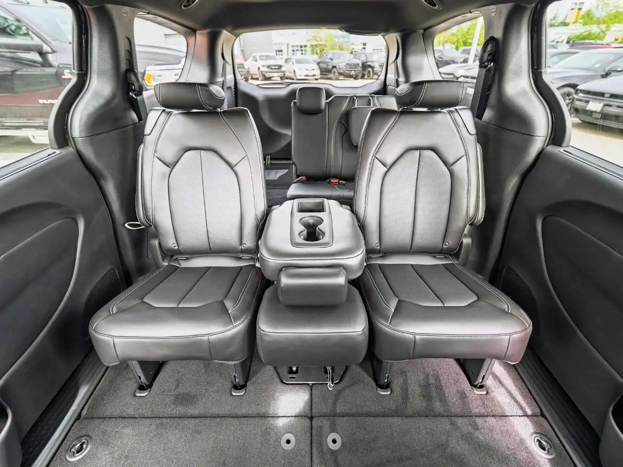 Chrysler Pacifica photo Chrysler Pacifica