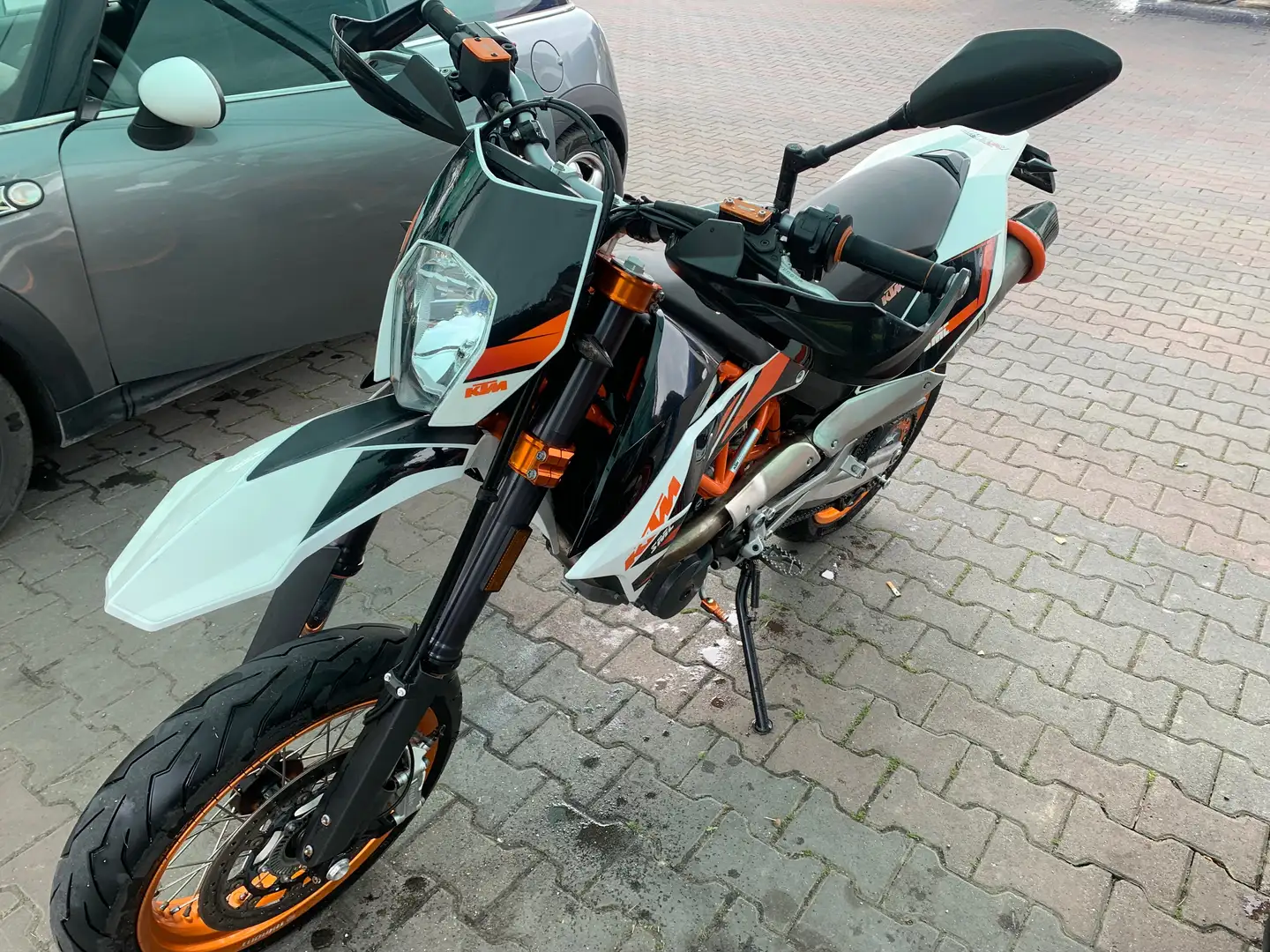 KTM 690 SMC R Bianco - 2