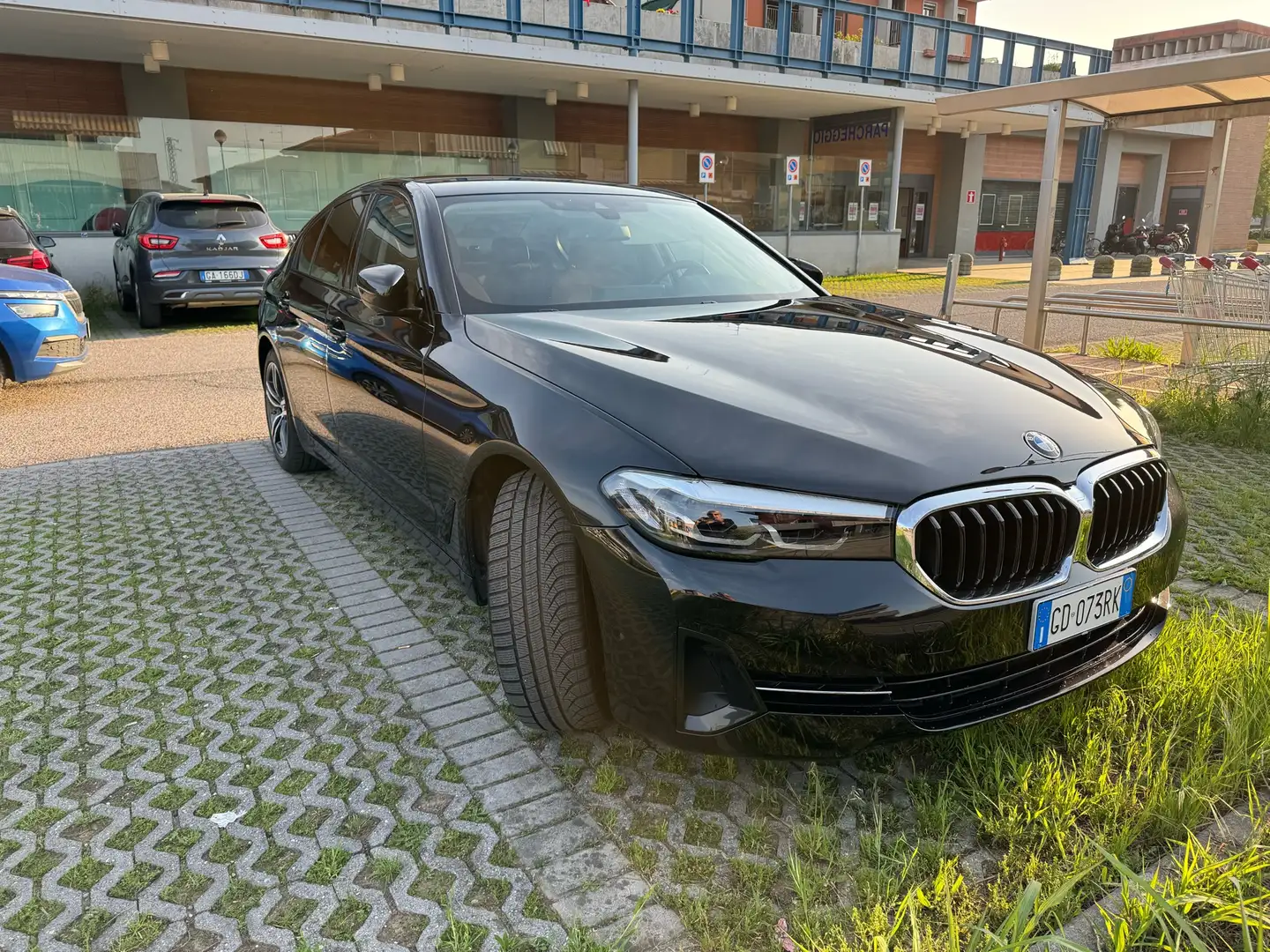BMW 520 520d Luxury auto Nero - 1