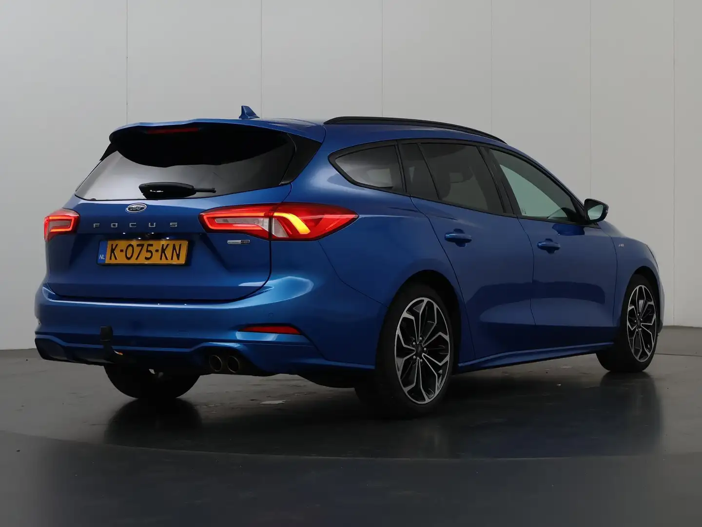 Ford Focus Wagon 1.0 EcoBoost Hybrid ST Line X Business | Tre Blauw - 2