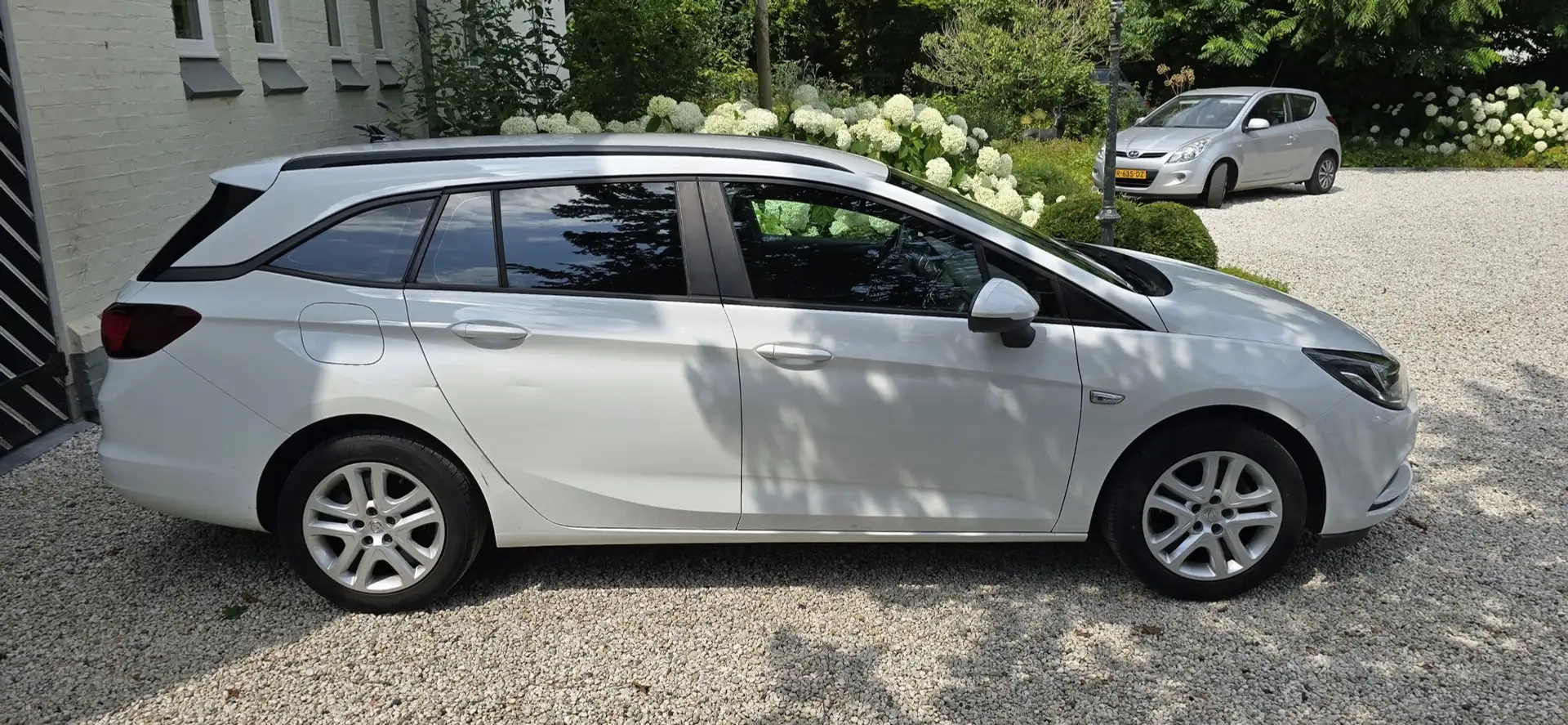 Opel Astra Sports Tourer 1.0 Turbo Online Edition Wit - 2