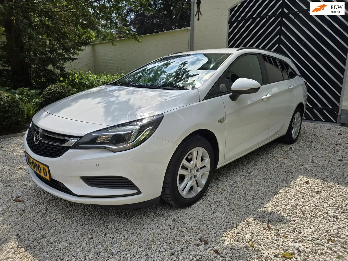 Opel Astra Sports Tourer 1.0 Turbo Online Edition Wit - 1