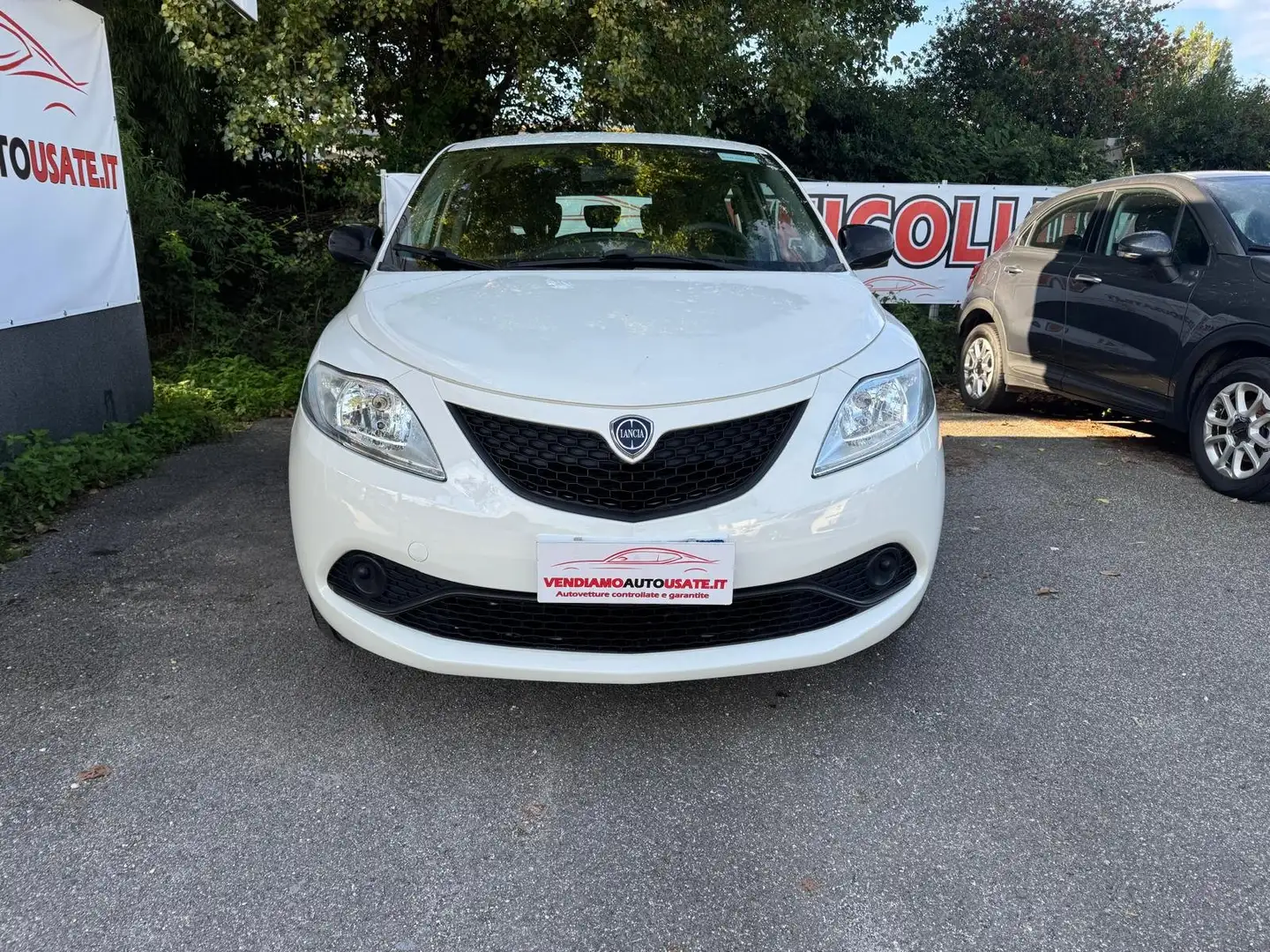 Lancia Ypsilon Ypsilon III 2015 1.2 ecochic Gpl 69cv Bianco - 1