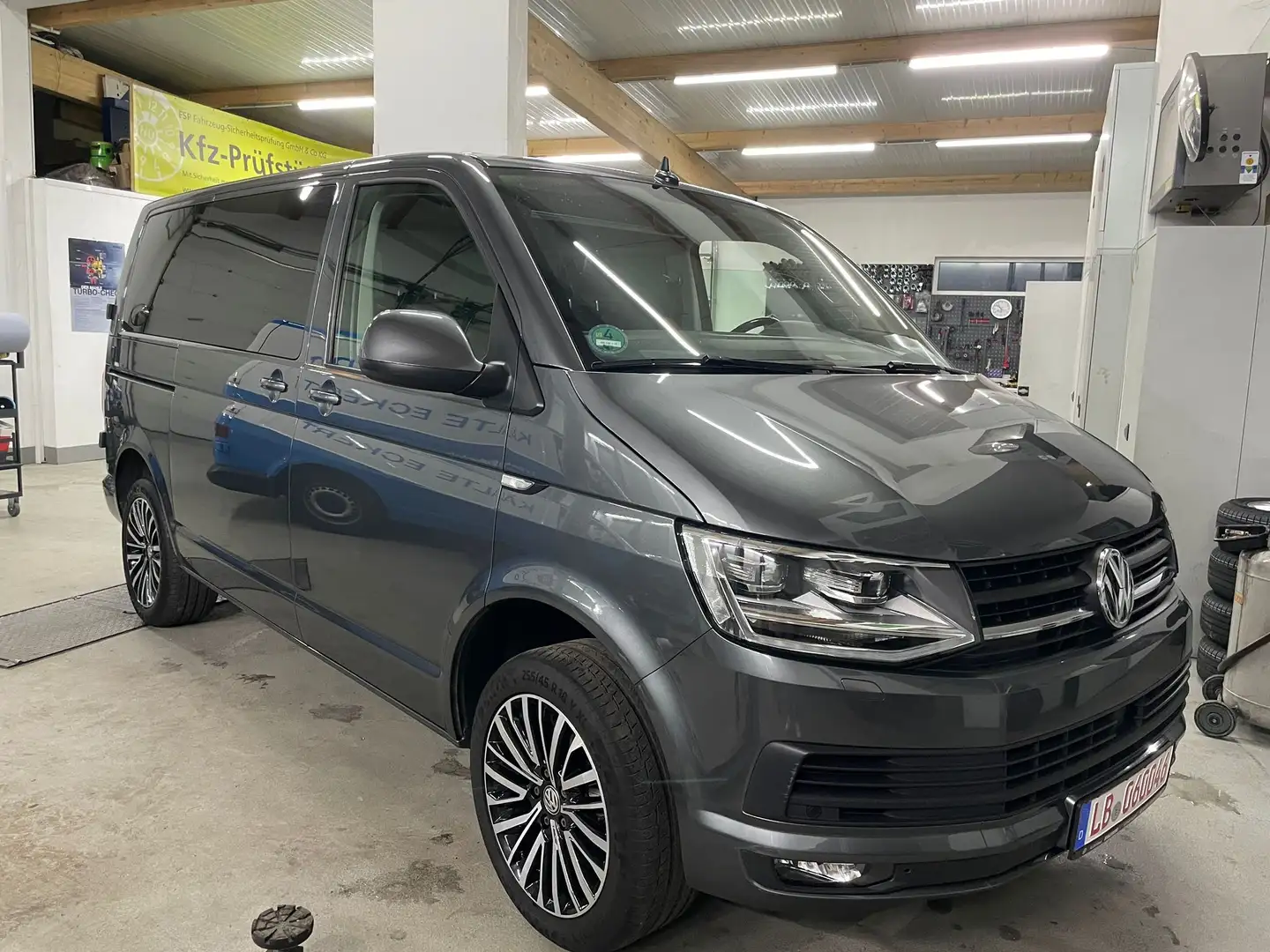 Volkswagen T6 Transporter MwSt ausweisbar,Standheizung,DSG,Checkheft - 1