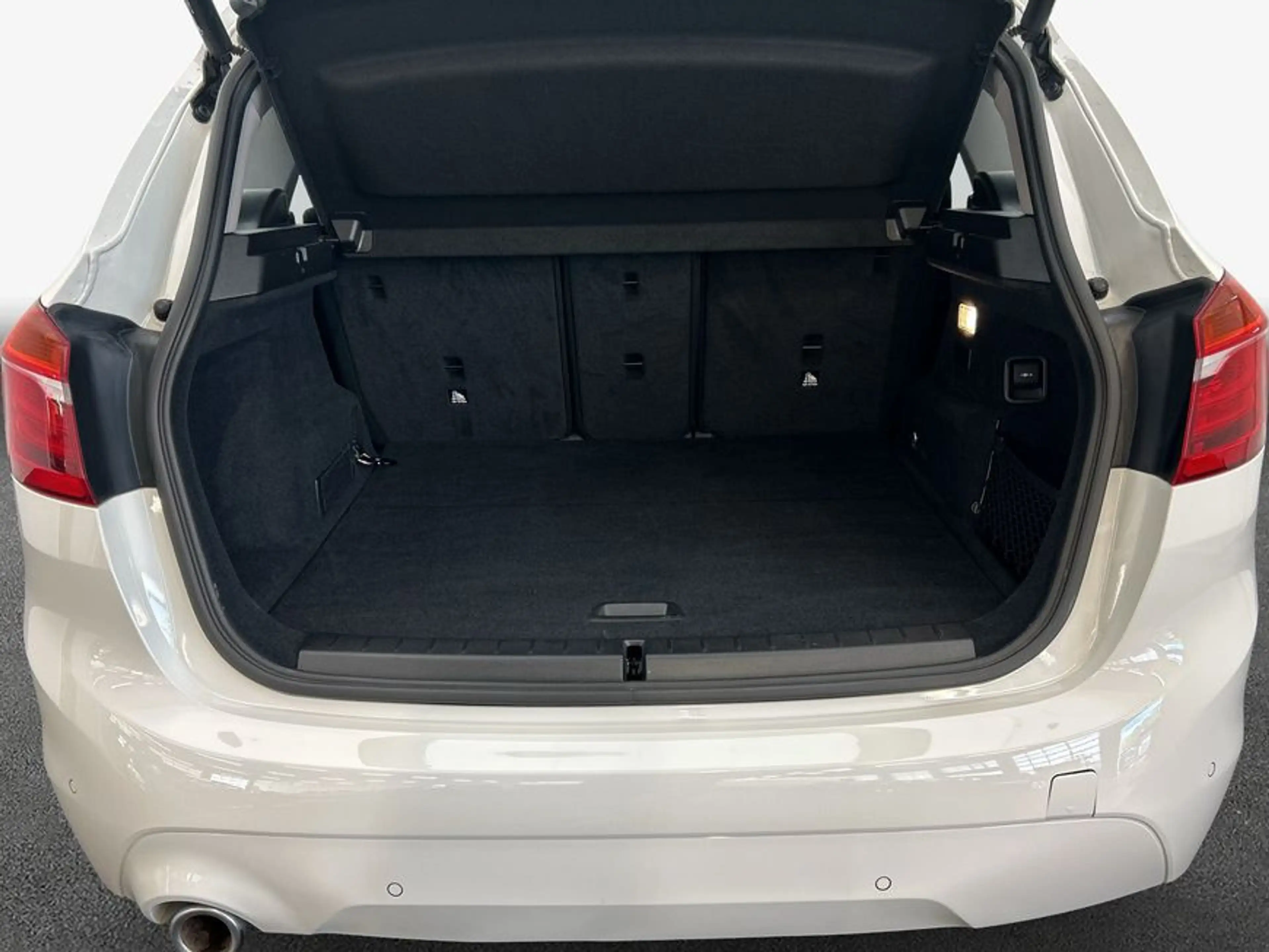 BMW 225 225xe iPerformance Active Tourer Advantage — photo 10