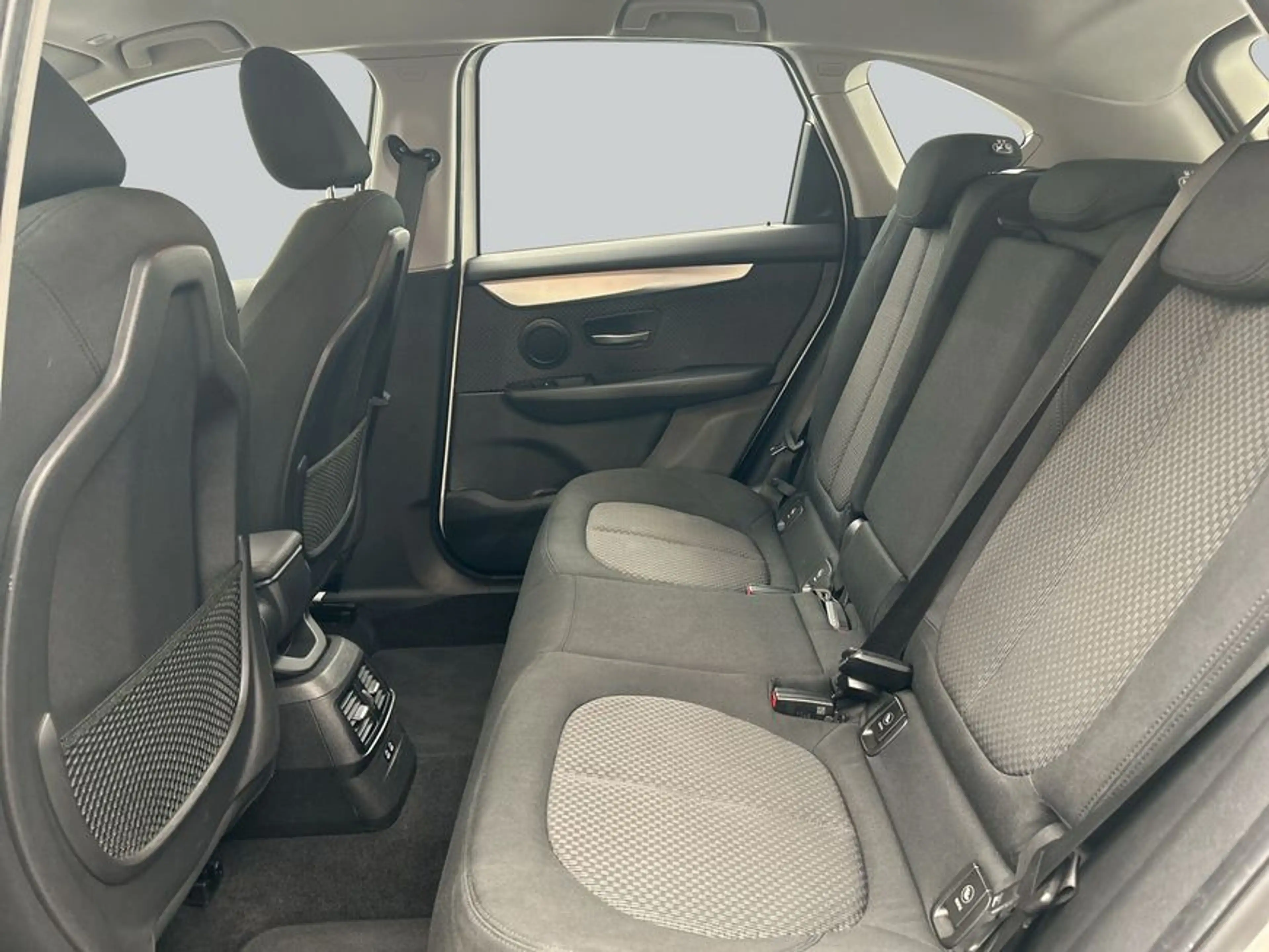 BMW 225 225xe iPerformance Active Tourer Advantage — photo 13