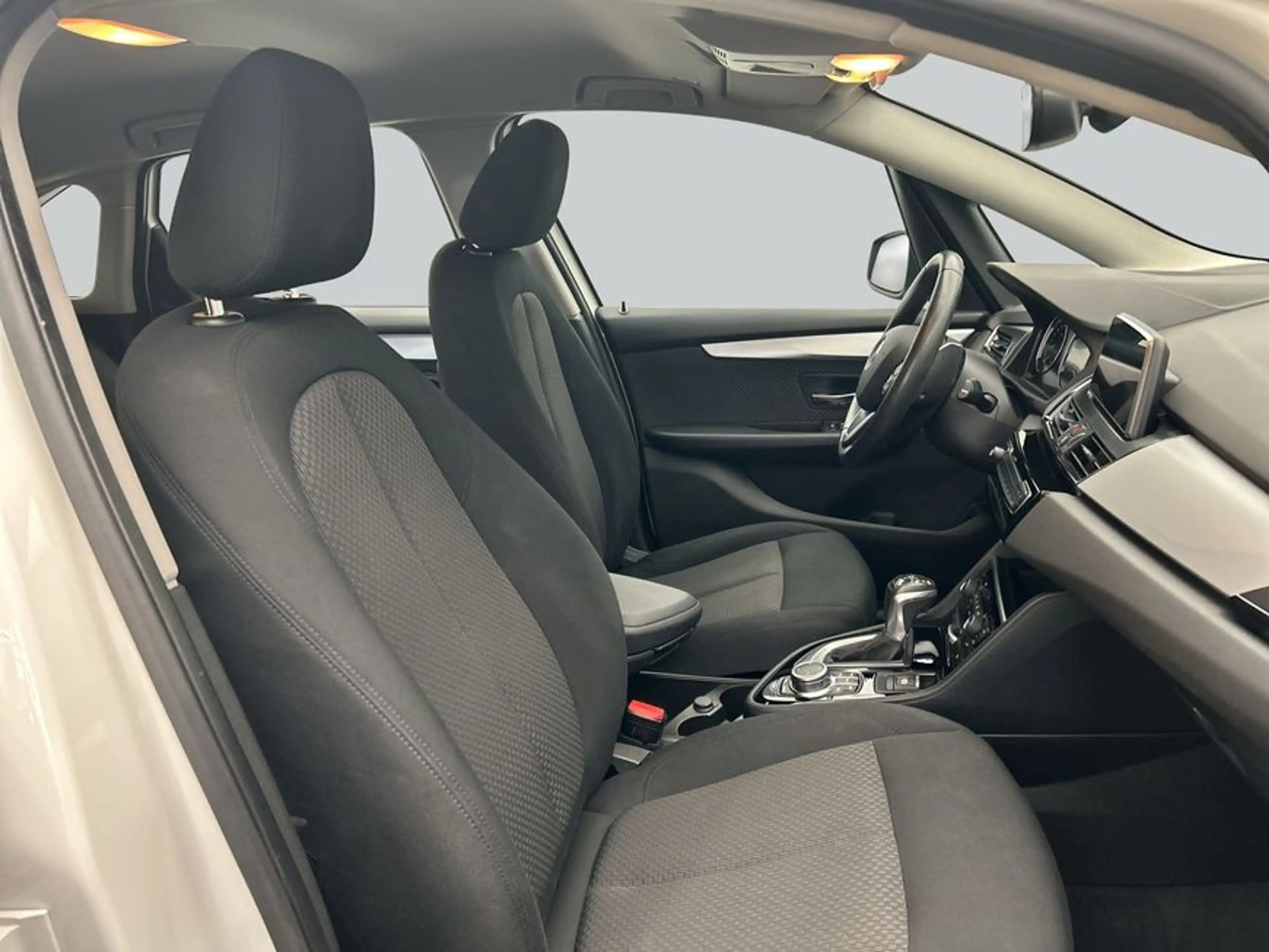 BMW 225 225xe iPerformance Active Tourer Advantage — photo 14