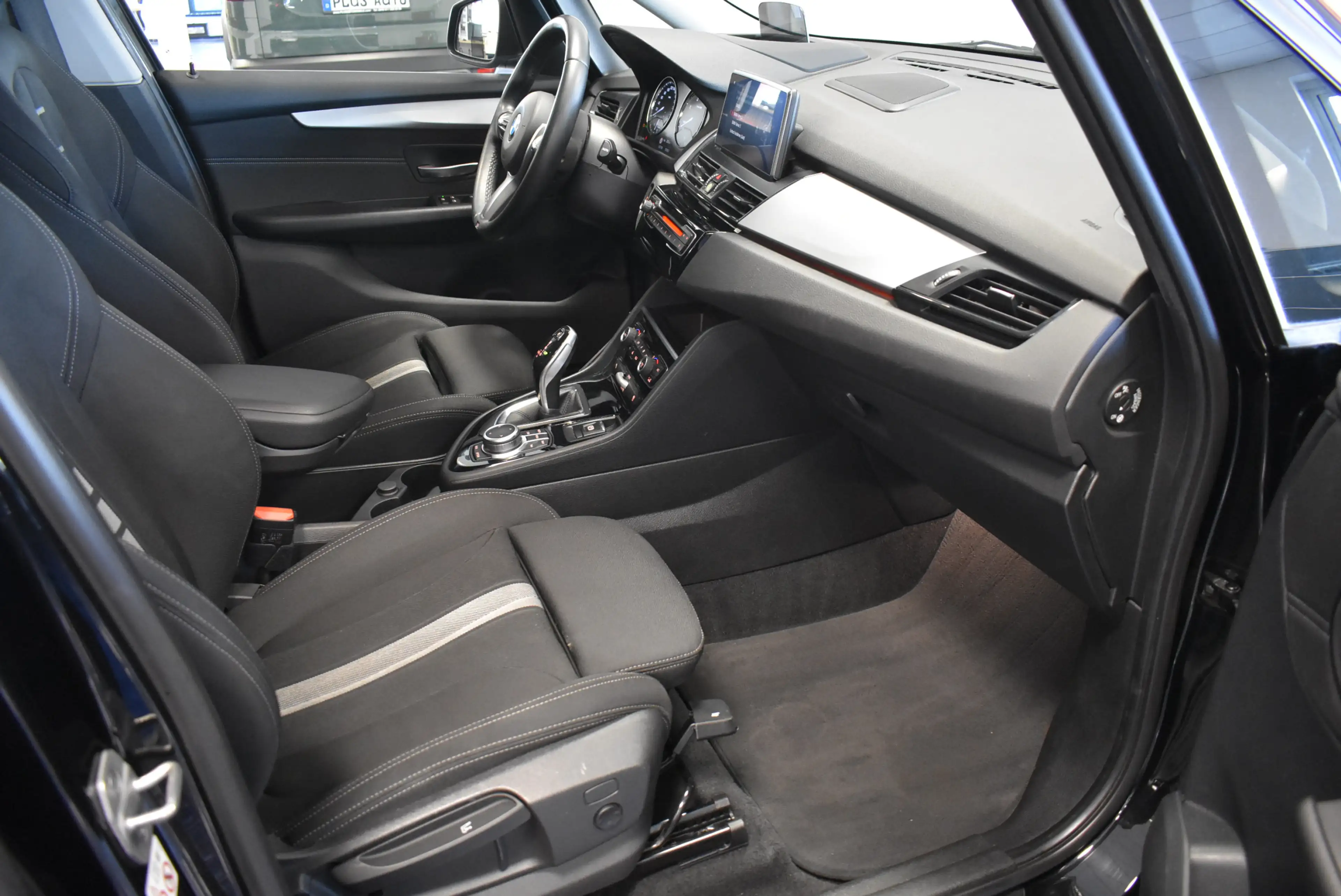 BMW 218 xDrive Aut. Navi LED Head-Up PDC — photo 7
