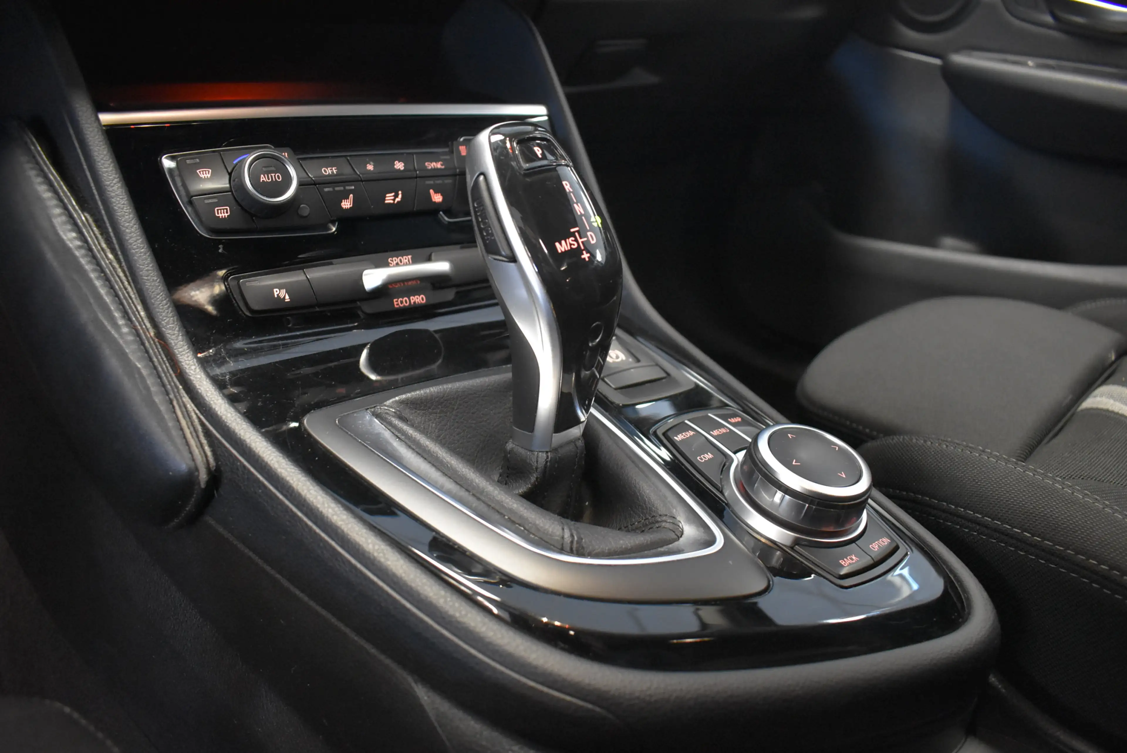 BMW 218 xDrive Aut. Navi LED Head-Up PDC — photo 11