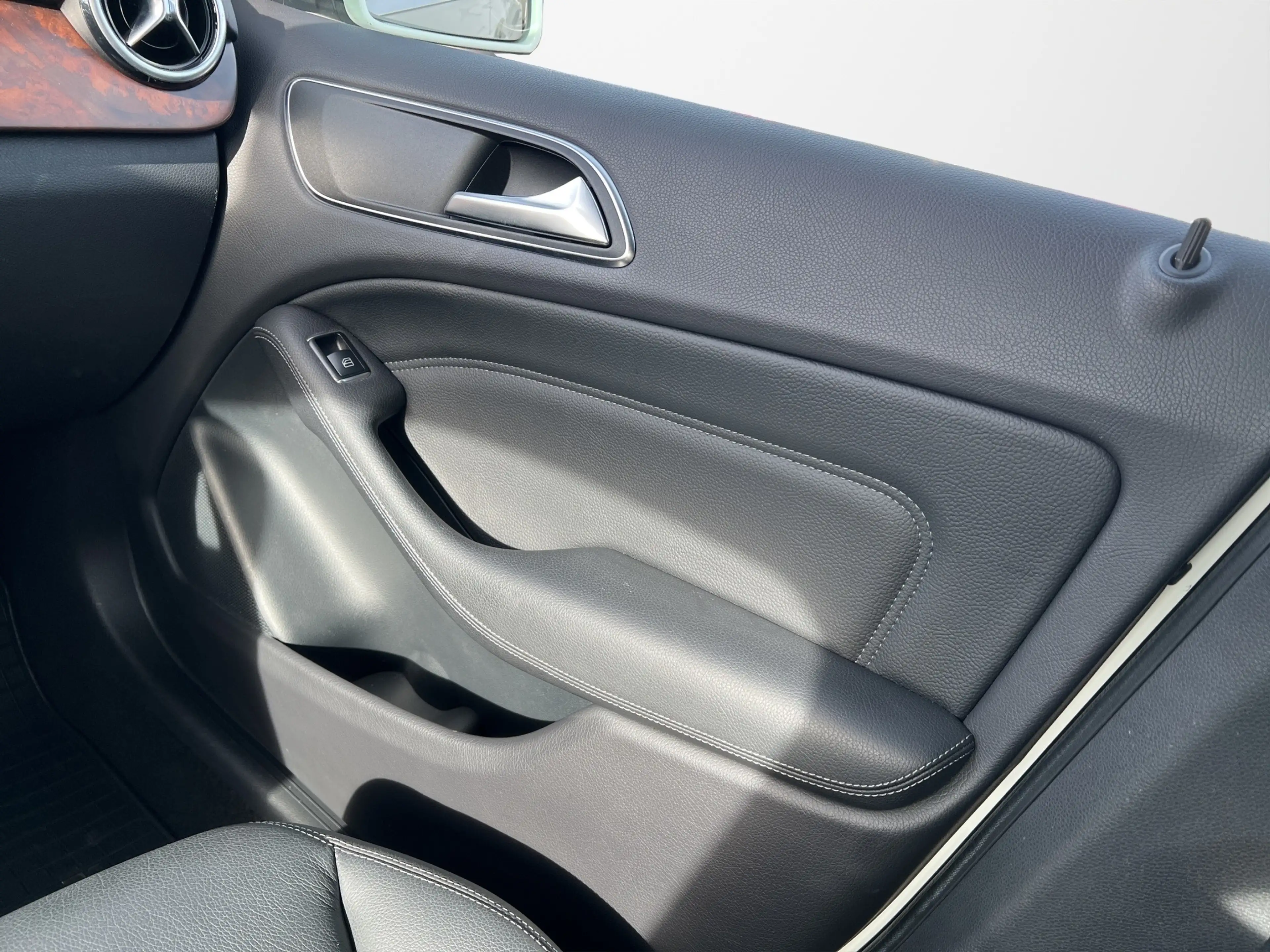 Mercedes-Benz B 220 B 220 4M BlueEFFICIENCY Automatik Sport Exklusiv — photo 15
