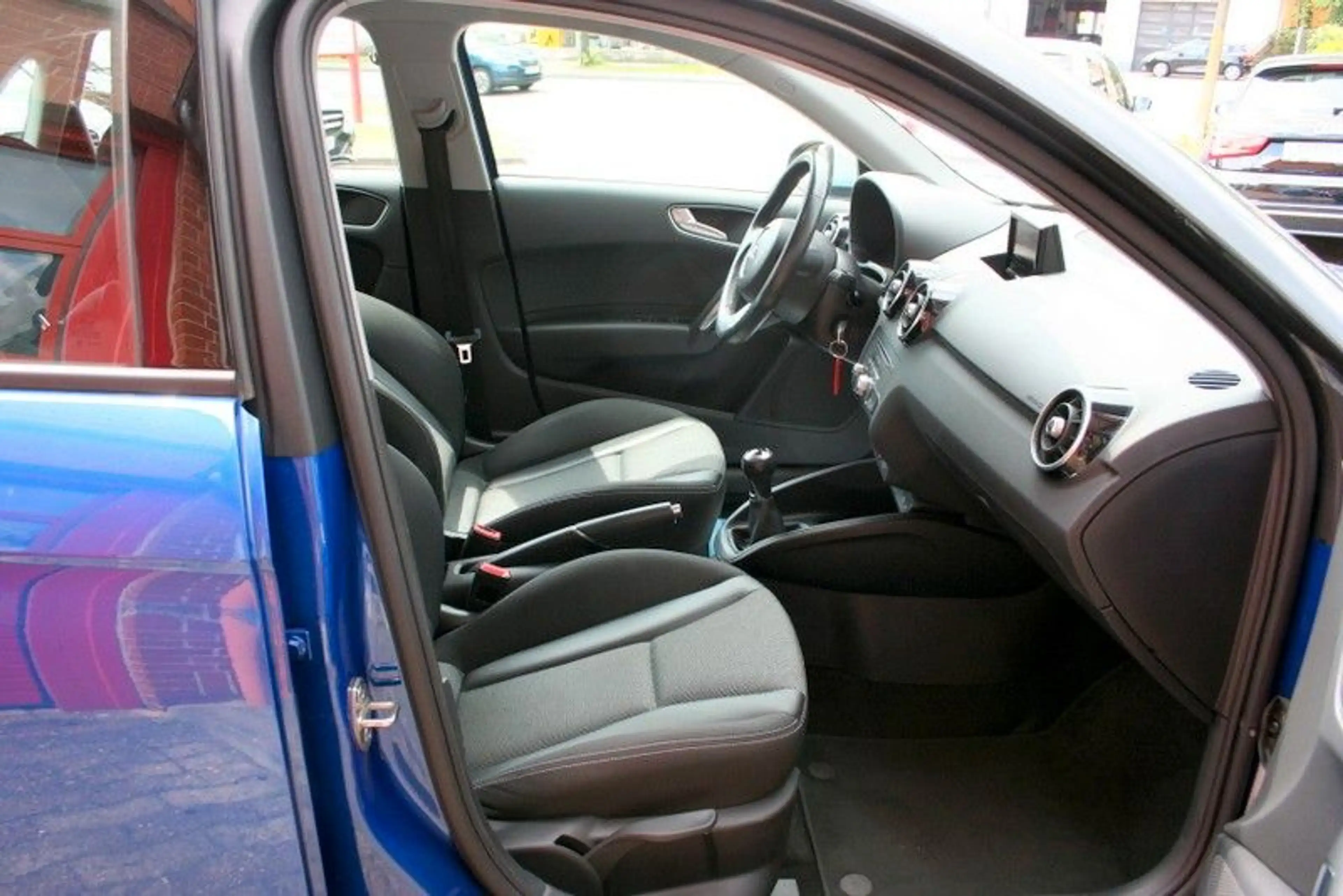 Audi A1 Sportback sport+36.900 KM+S-Line+Navi+PDC+EU6 — photo 5