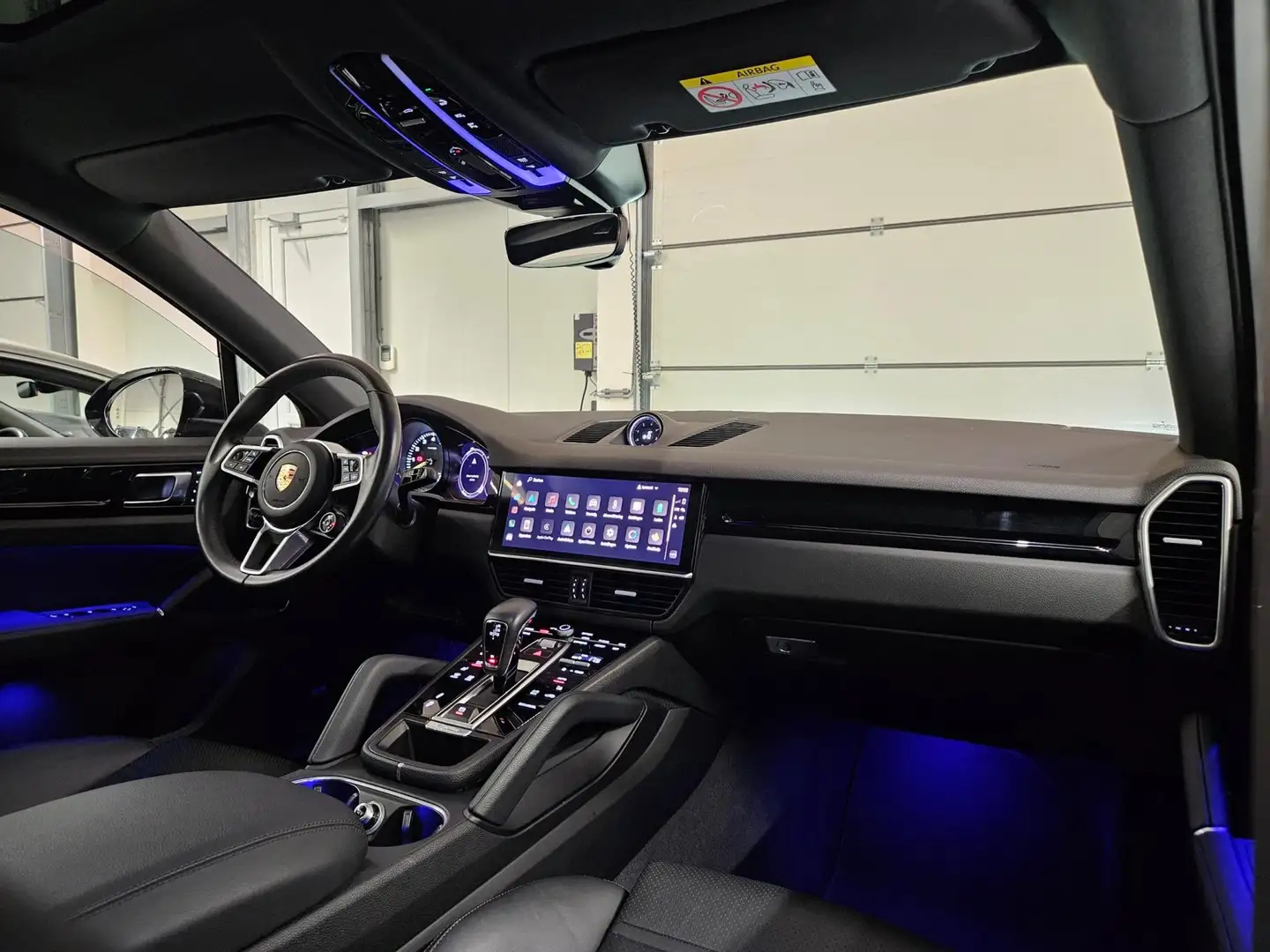 Porsche Cayenne Coupé 3.0 E-Hybrid Platinum Edition Panodak Luchtv Zwart - 2