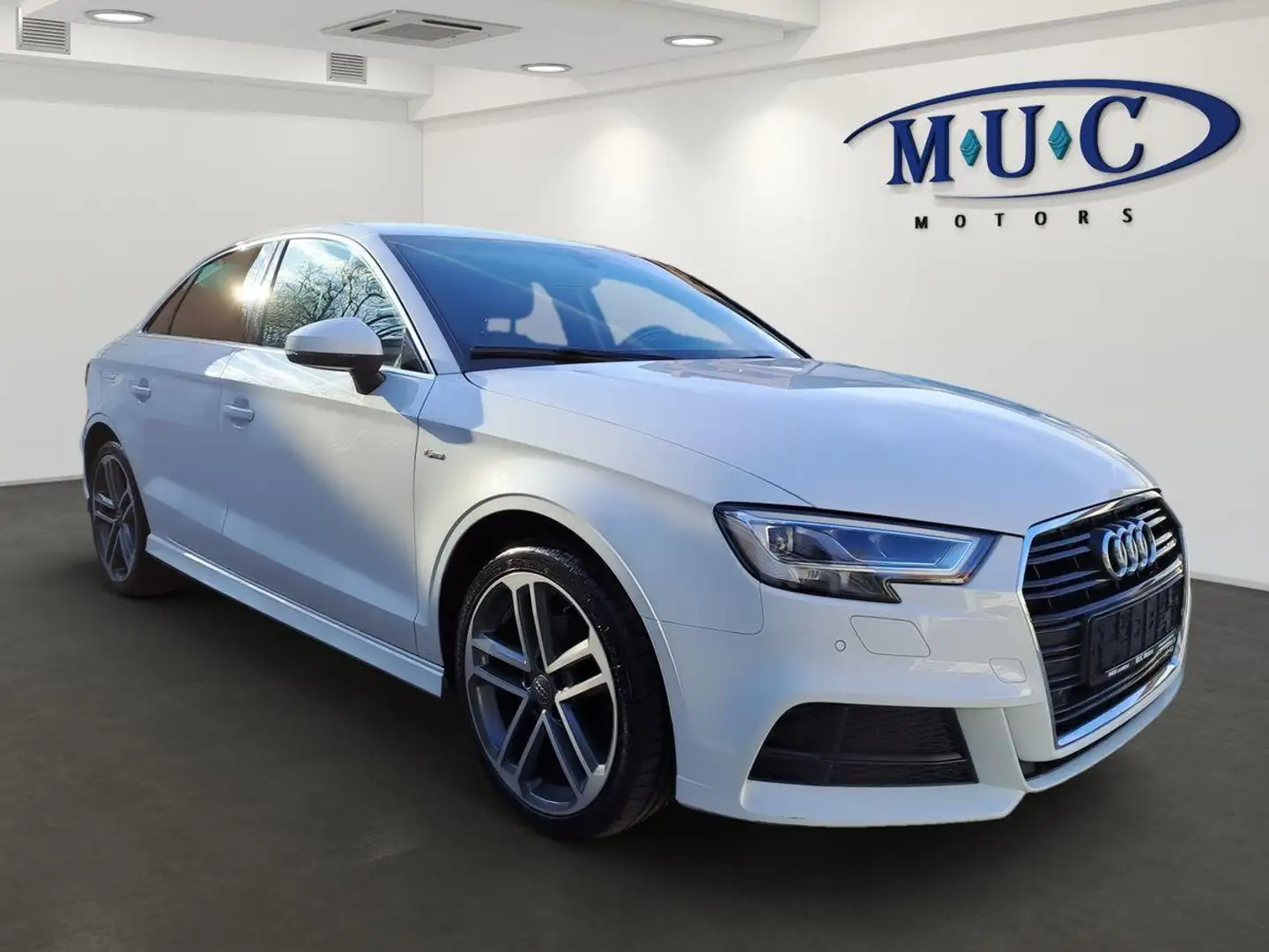 Audi A3 35 TFSI Sline DSG~AHK Weiß - 2