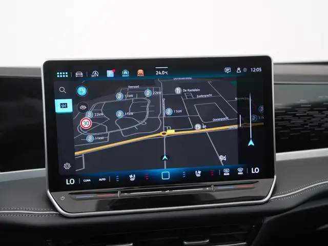 Volkswagen Passat view 11