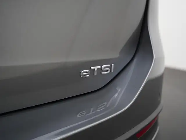 Volkswagen Passat view 29