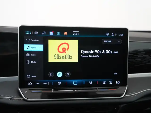 Volkswagen Passat view 14