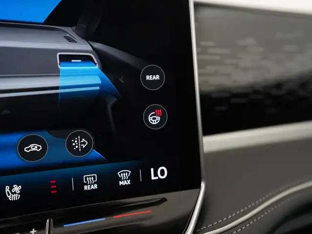 Volkswagen Passat view 22