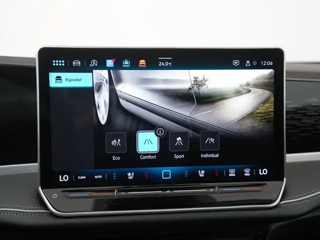 Volkswagen Passat view 19