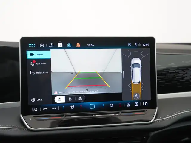 Volkswagen Passat view 24