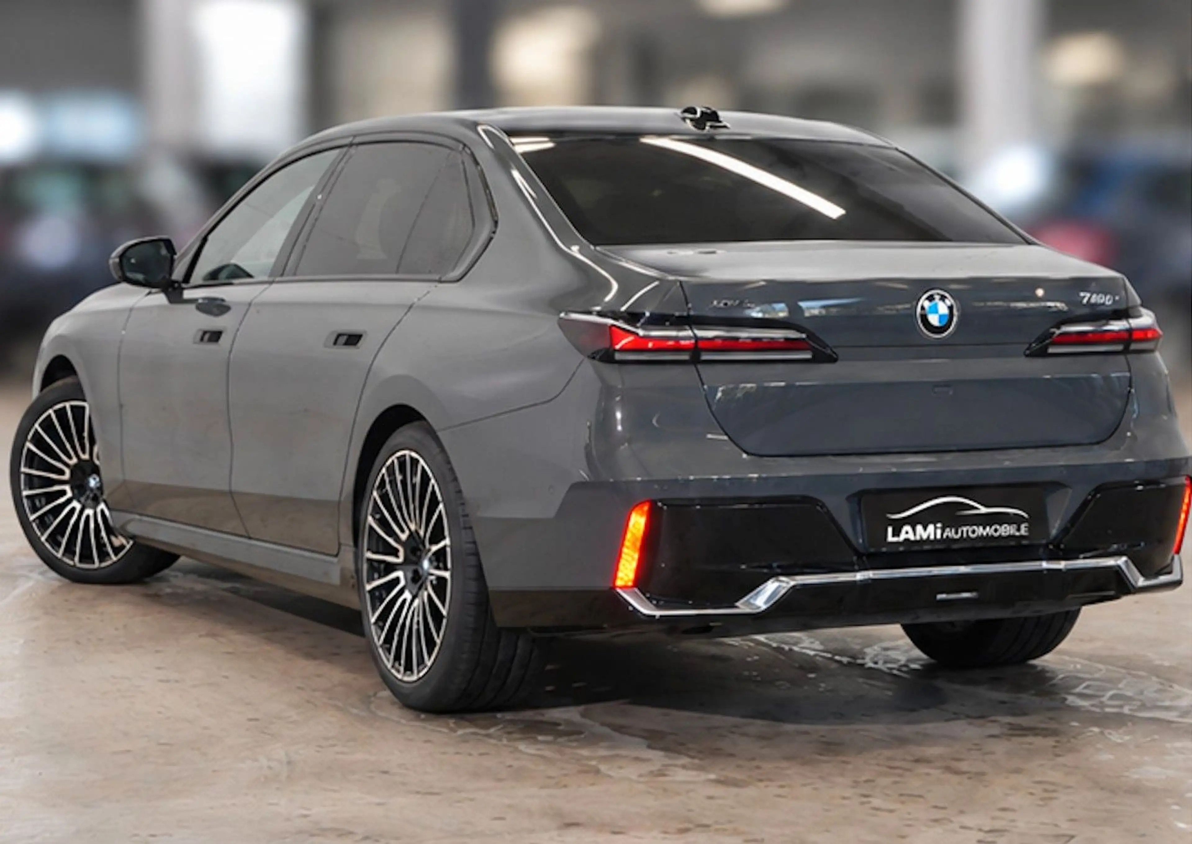 BMW 740 d xDrive M Sport EXECUTIVE A-TÜREN KRISTALL — photo 3
