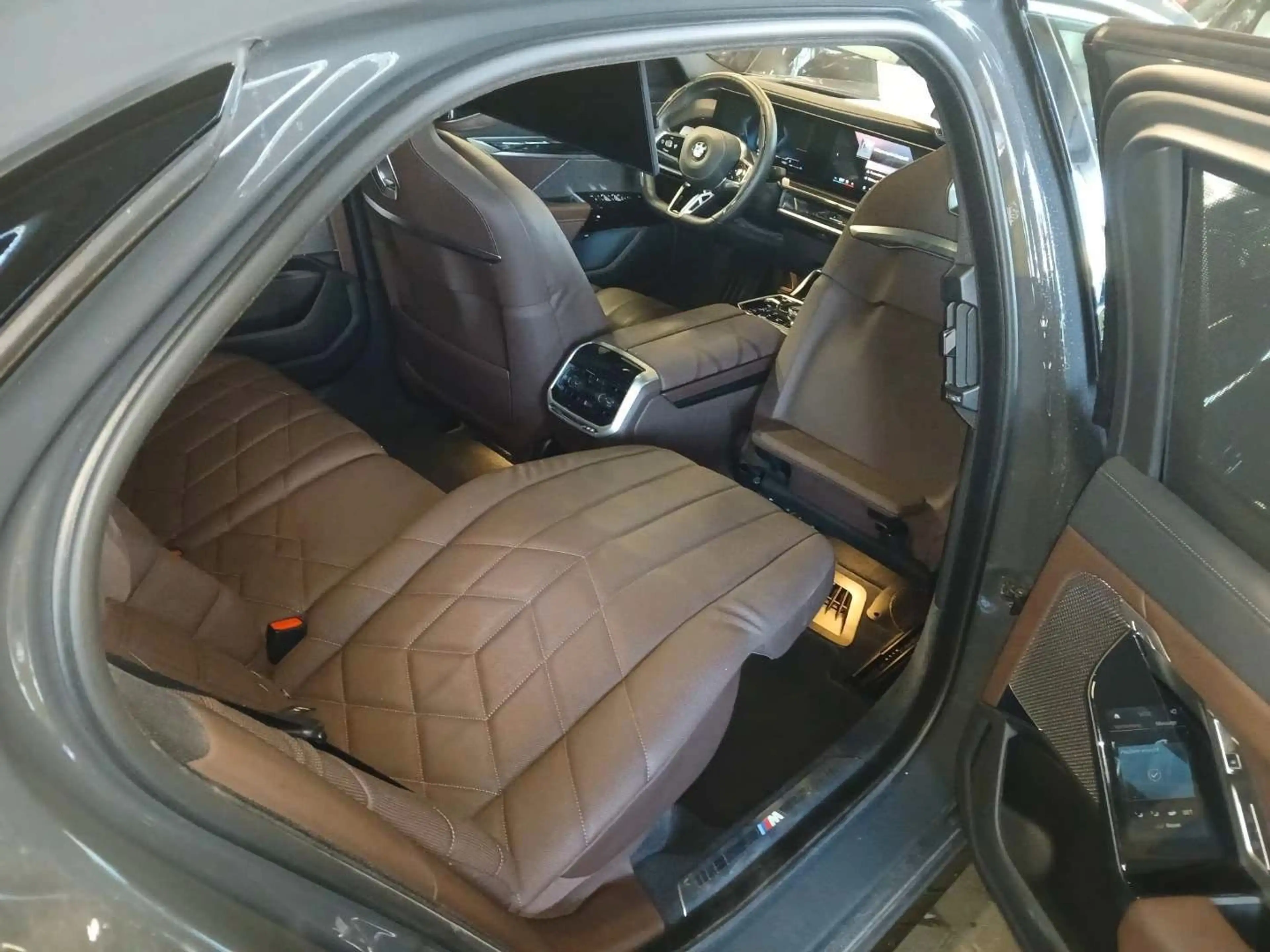 BMW 740 d xDrive M Sport EXECUTIVE A-TÜREN KRISTALL — photo 6
