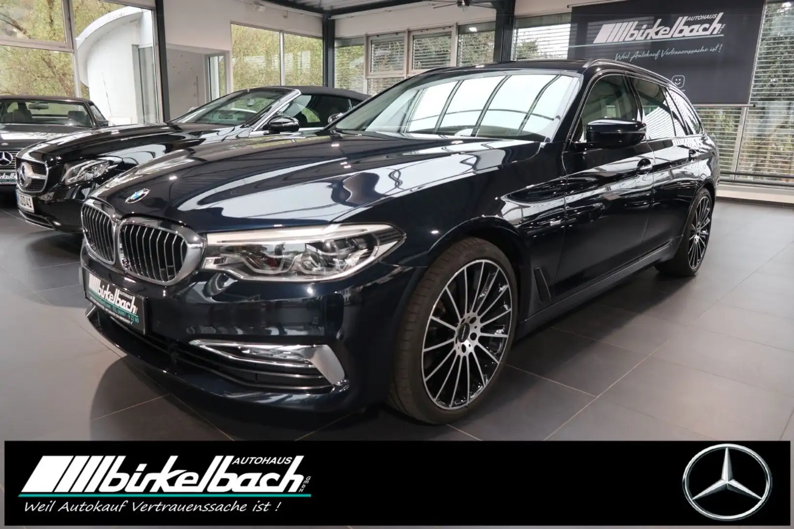 BMW 540 i Touring xDrive Luxury LED Nappa Pano Blau - 1