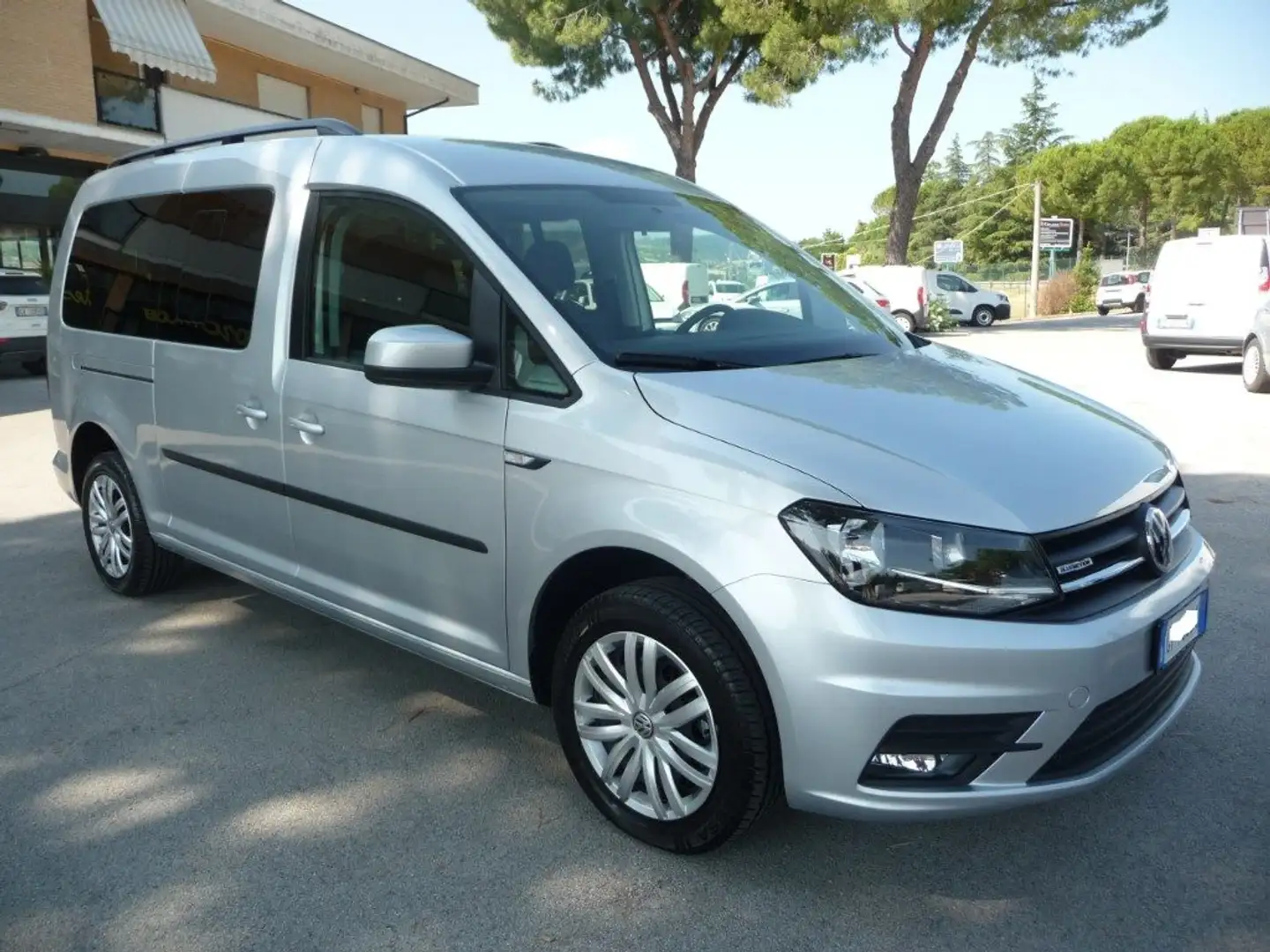 Volkswagen Caddy 1.4 TGI Kombi TRENDLINE Maxi 7 POSTI Plateado - 1