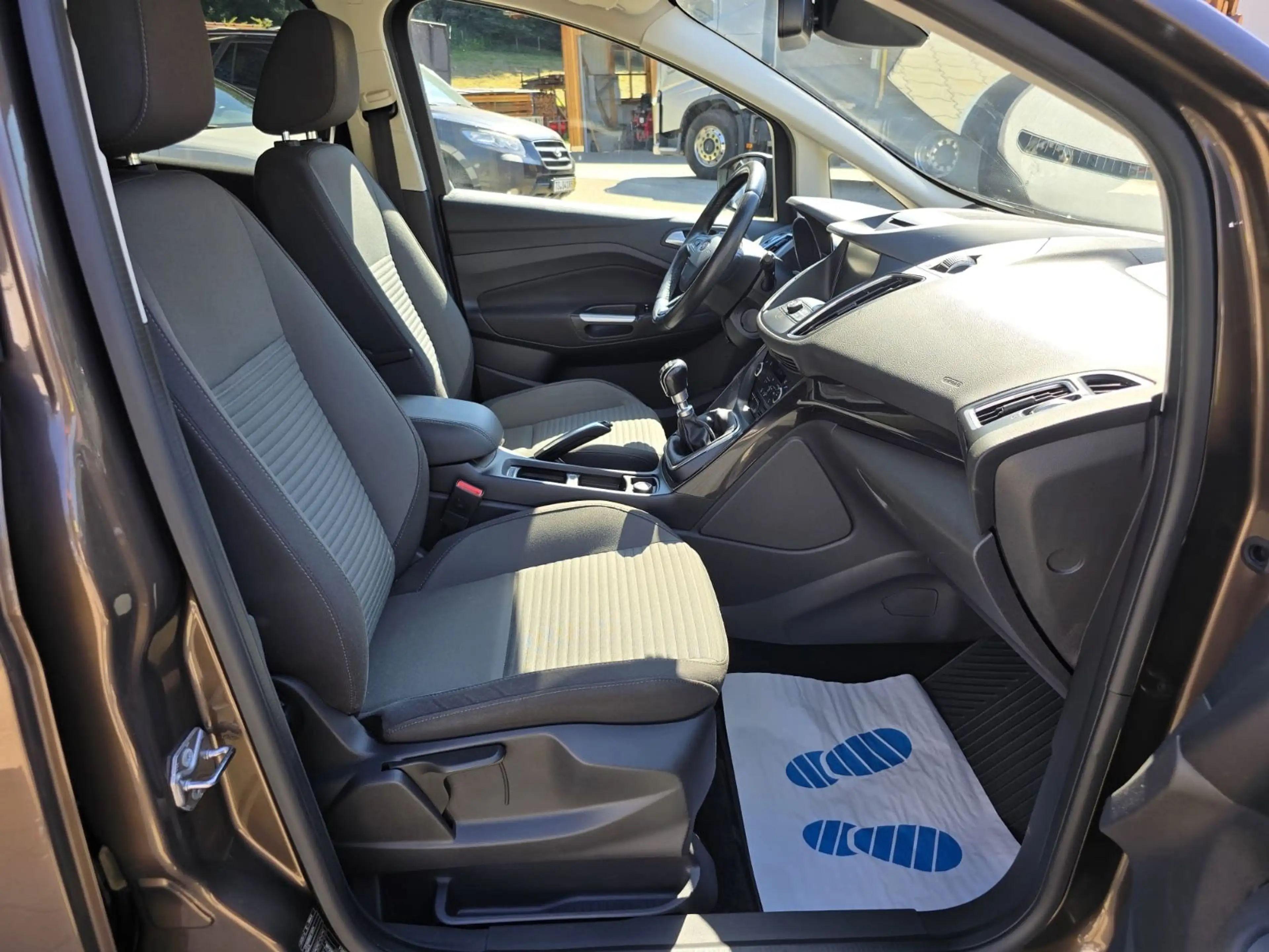 Ford Grand C-Max Grand C-MAX Titanium — photo 27