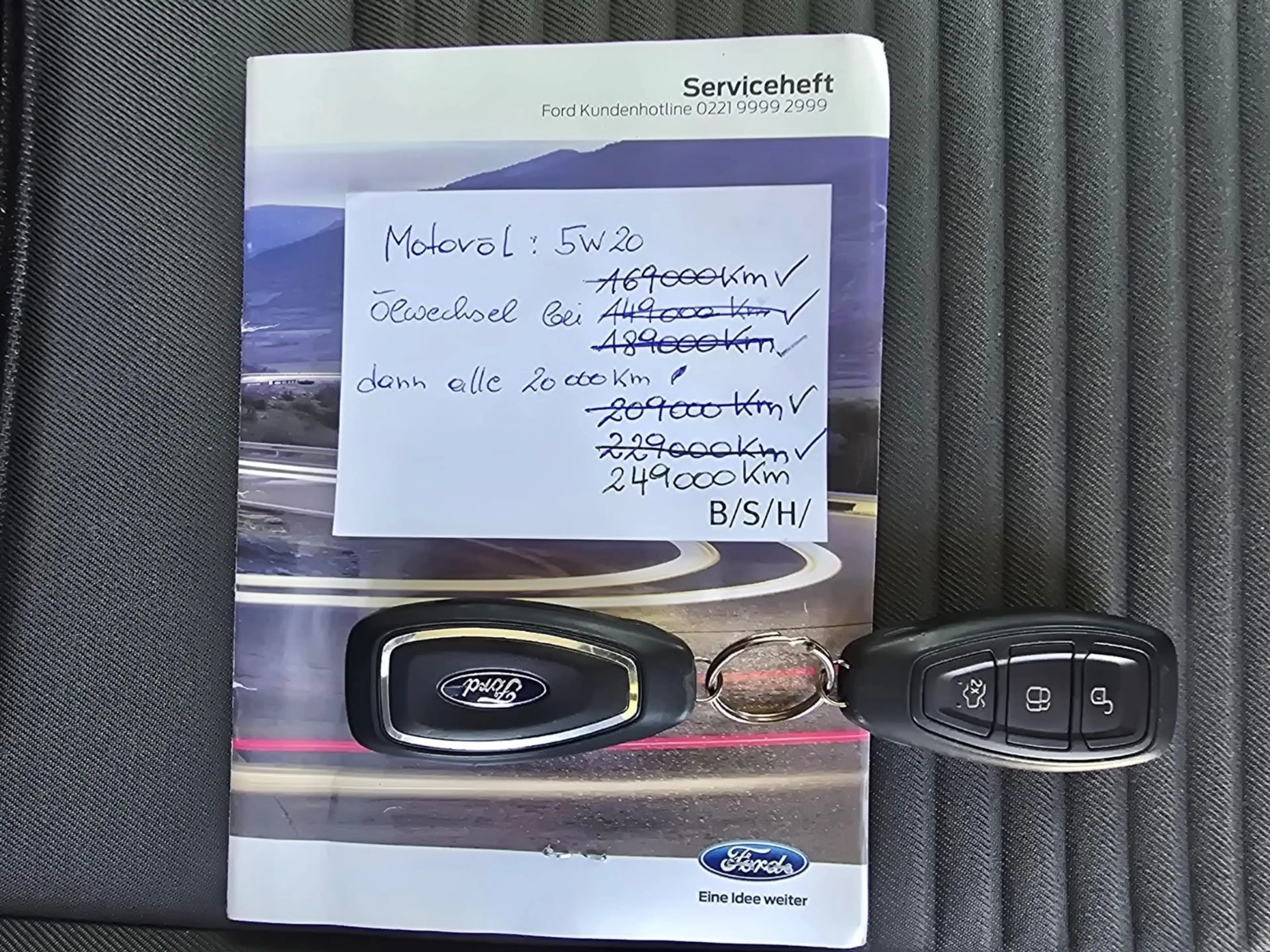 Ford Grand C-Max Grand C-MAX Titanium — photo 31