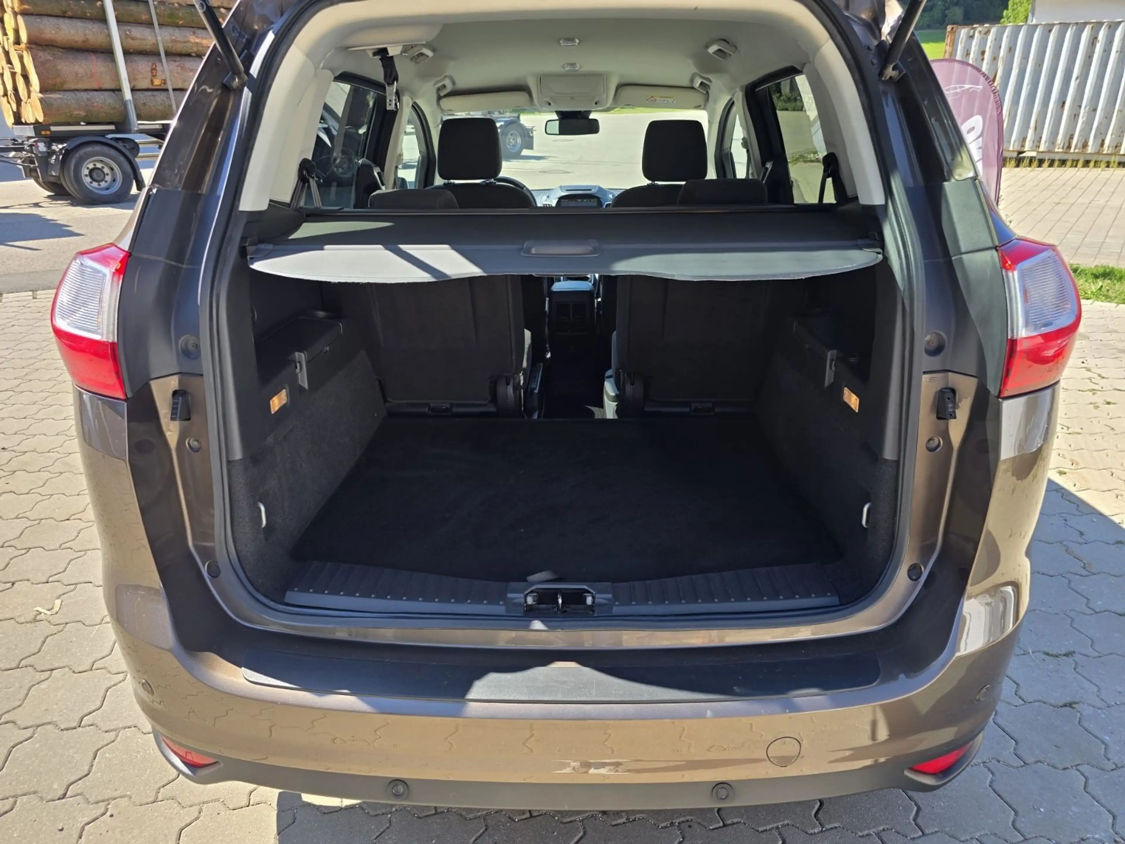 Ford Grand C-Max Grand C-MAX Titanium — photo 30