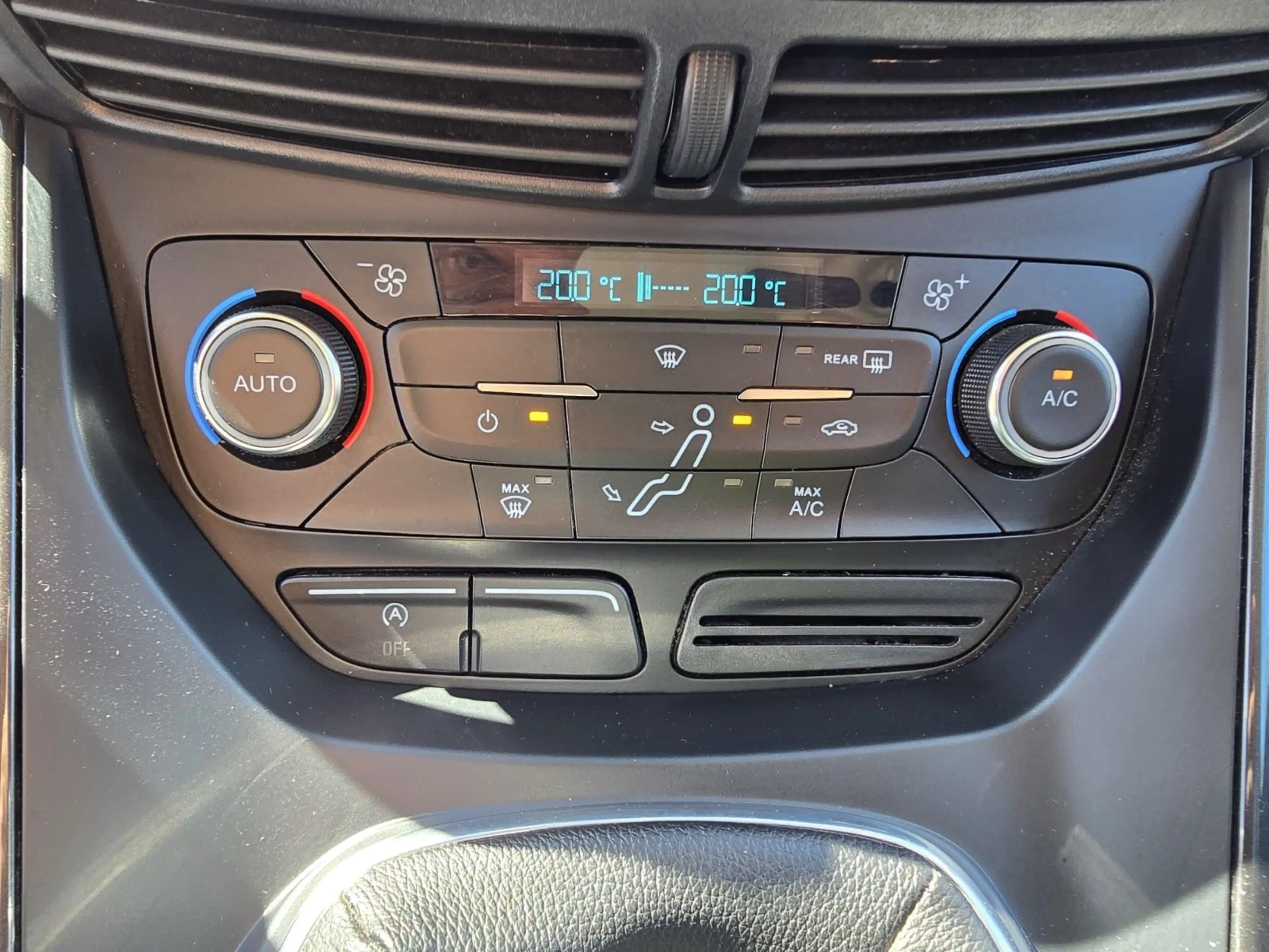 Ford Grand C-Max Grand C-MAX Titanium — photo 19