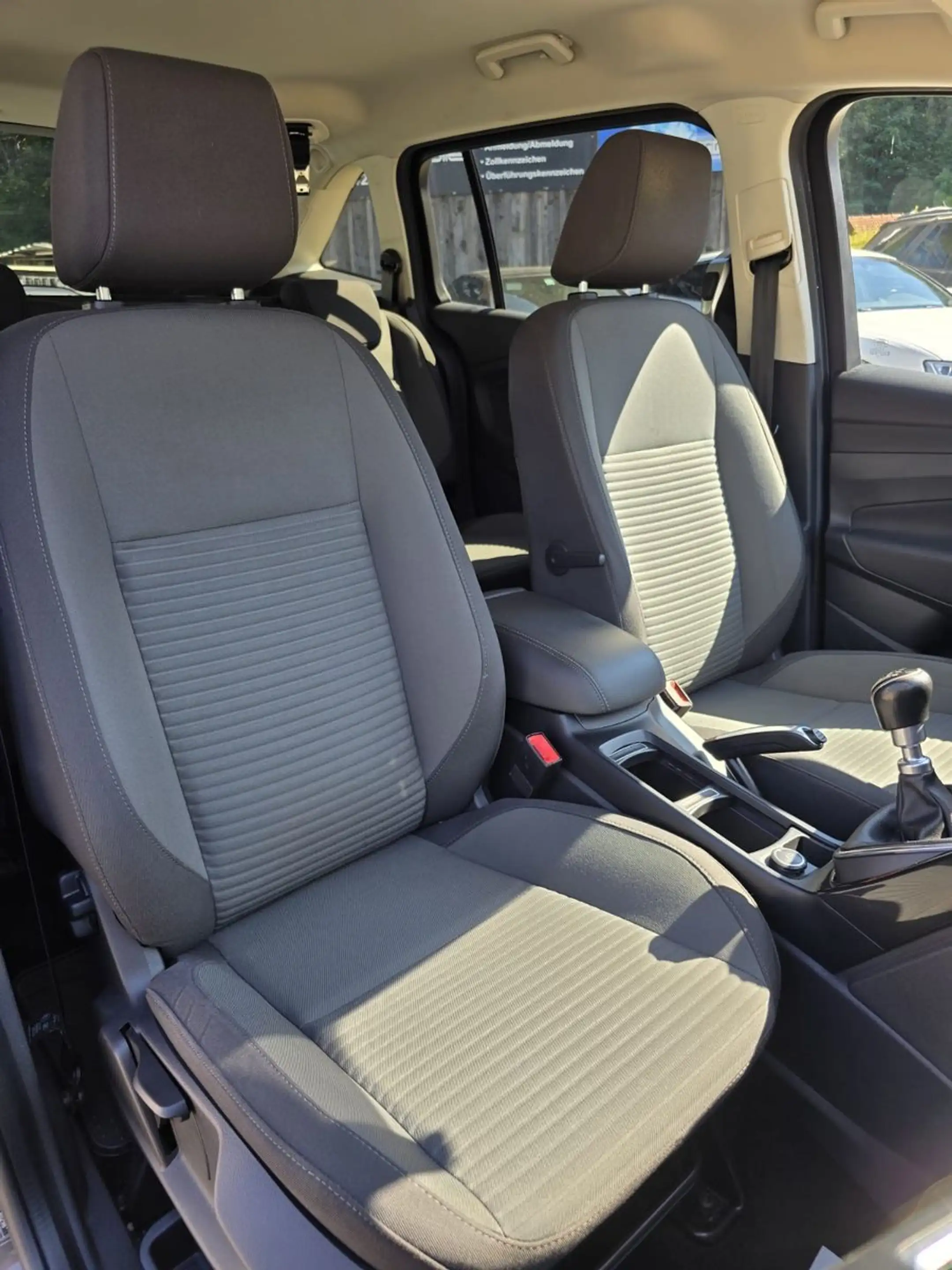 Ford Grand C-Max Grand C-MAX Titanium — photo 26