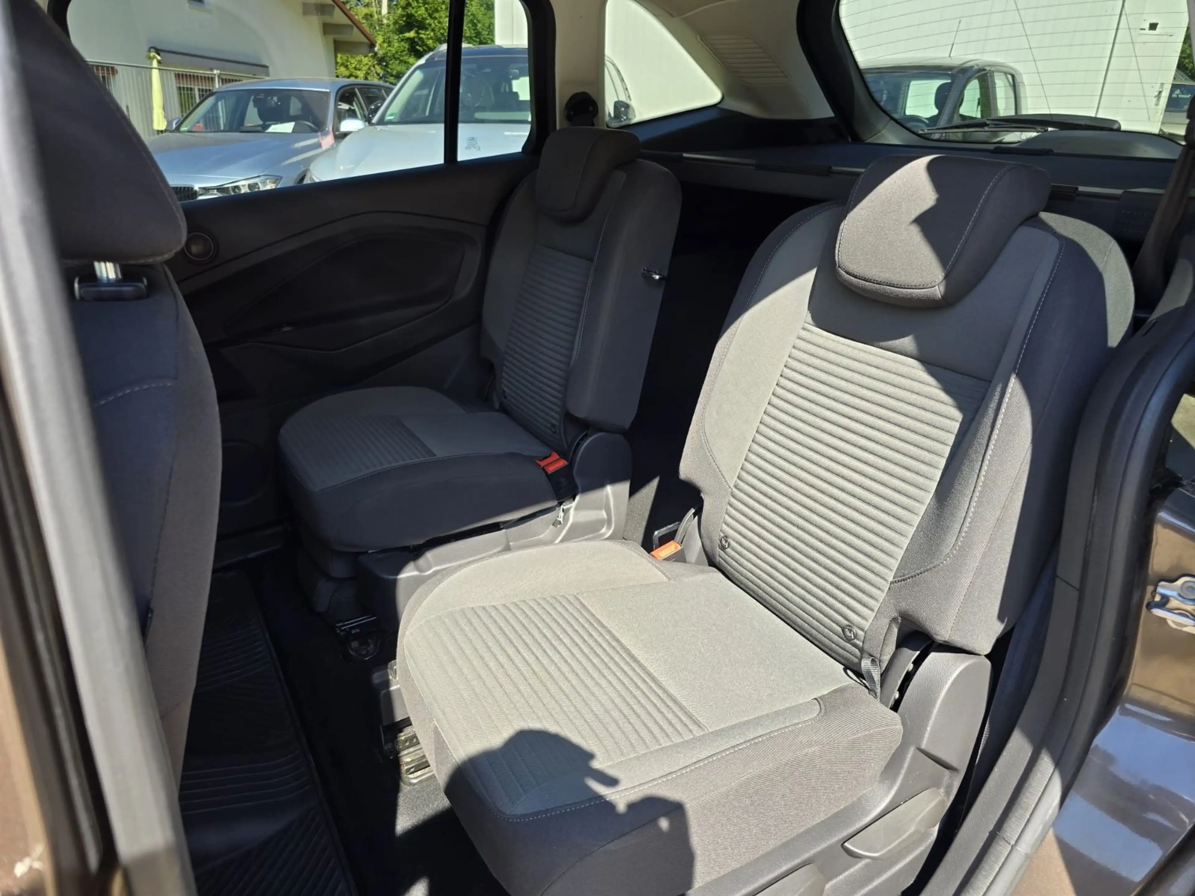 Ford Grand C-Max Grand C-MAX Titanium — photo 24