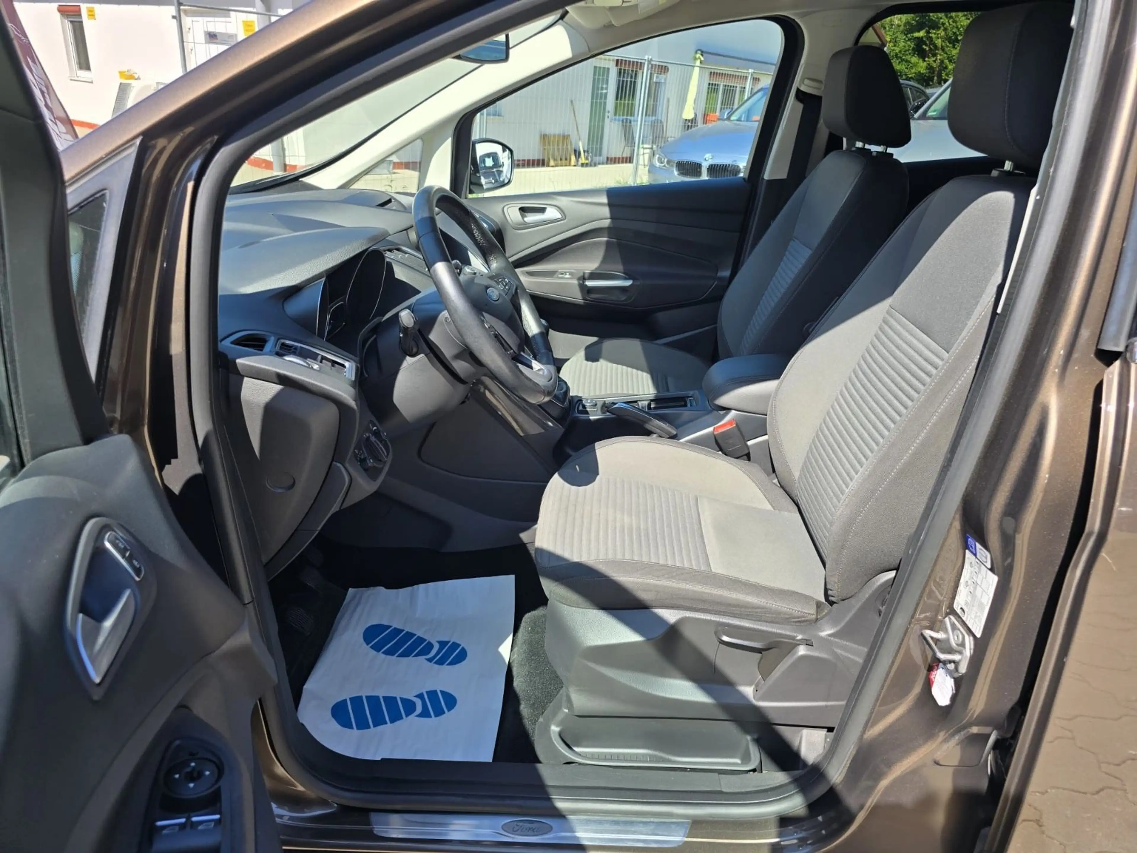 Ford Grand C-Max Grand C-MAX Titanium — photo 11