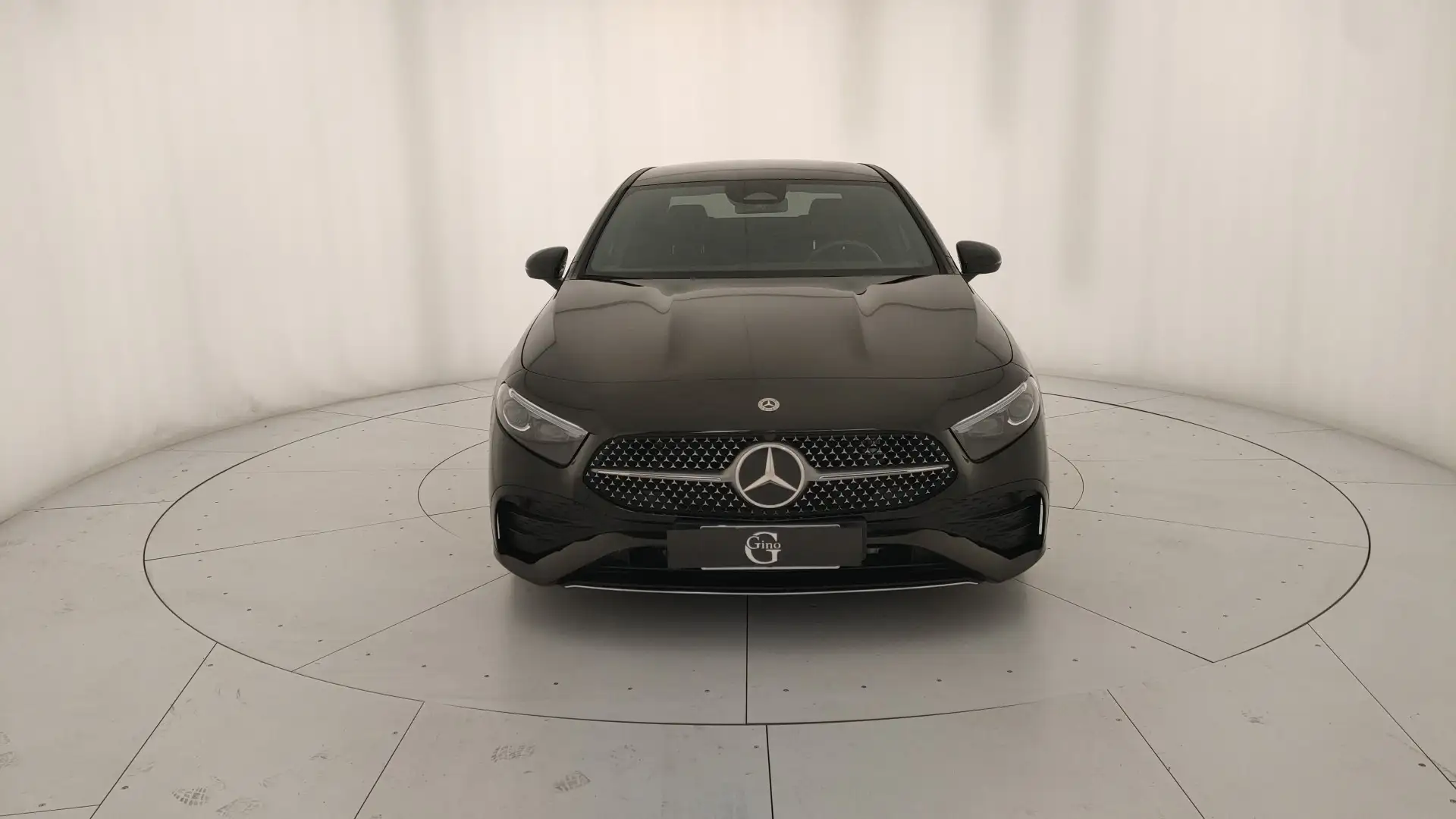 Mercedes-Benz A 180 d AMG Line Premium auto Noir - 2