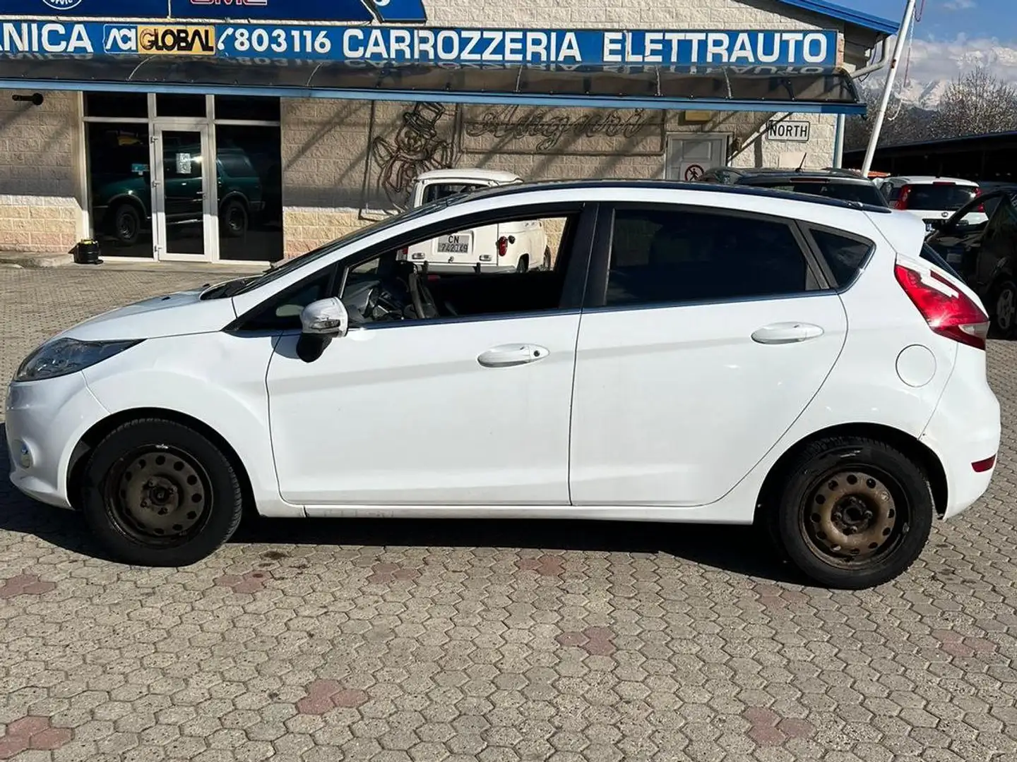 Ford Fiesta Bianco - 1