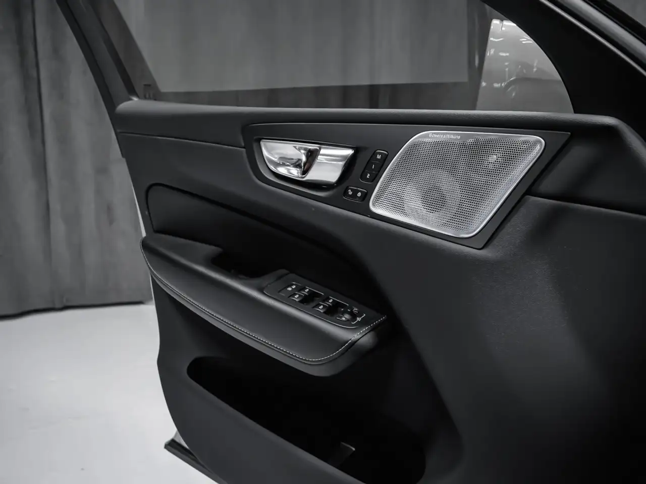Volvo XC60 снимка Volvo XC60