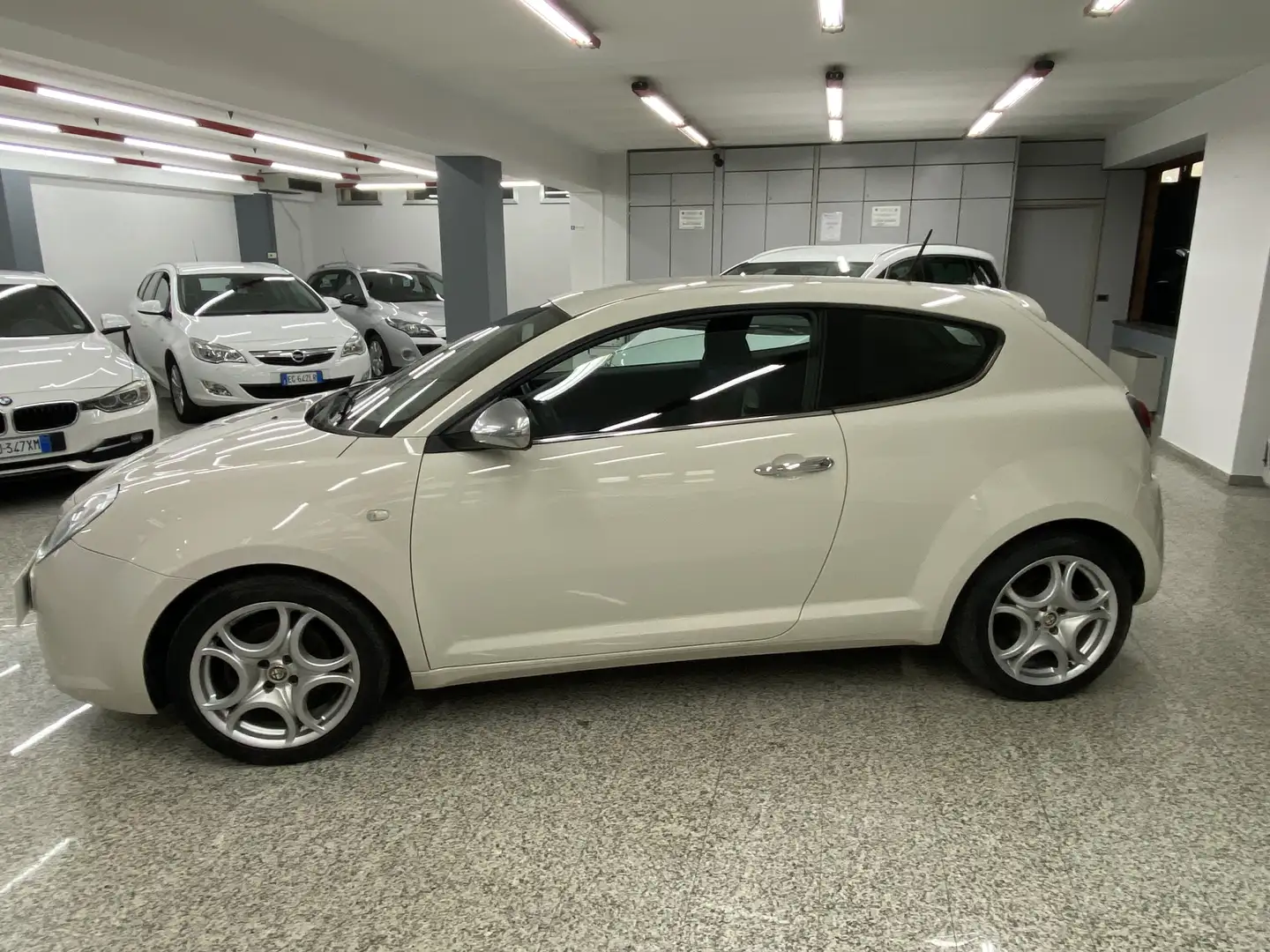 Alfa Romeo MiTo 1.4 tb m.air Distinctive premium pack 135cv Bianco - 2