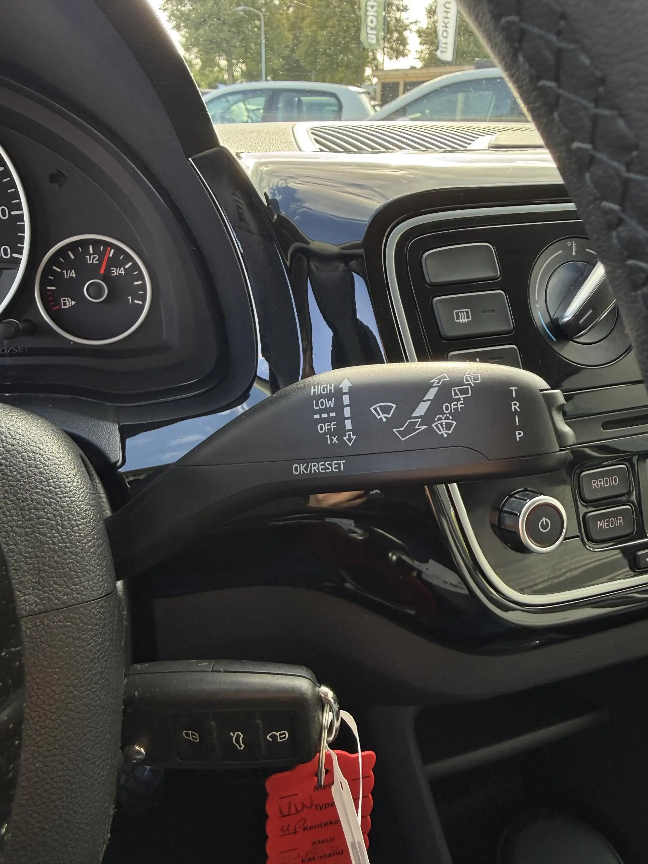 Volkswagen up! 1.0 high up! BlueMotion BLACK UP! — photo 10